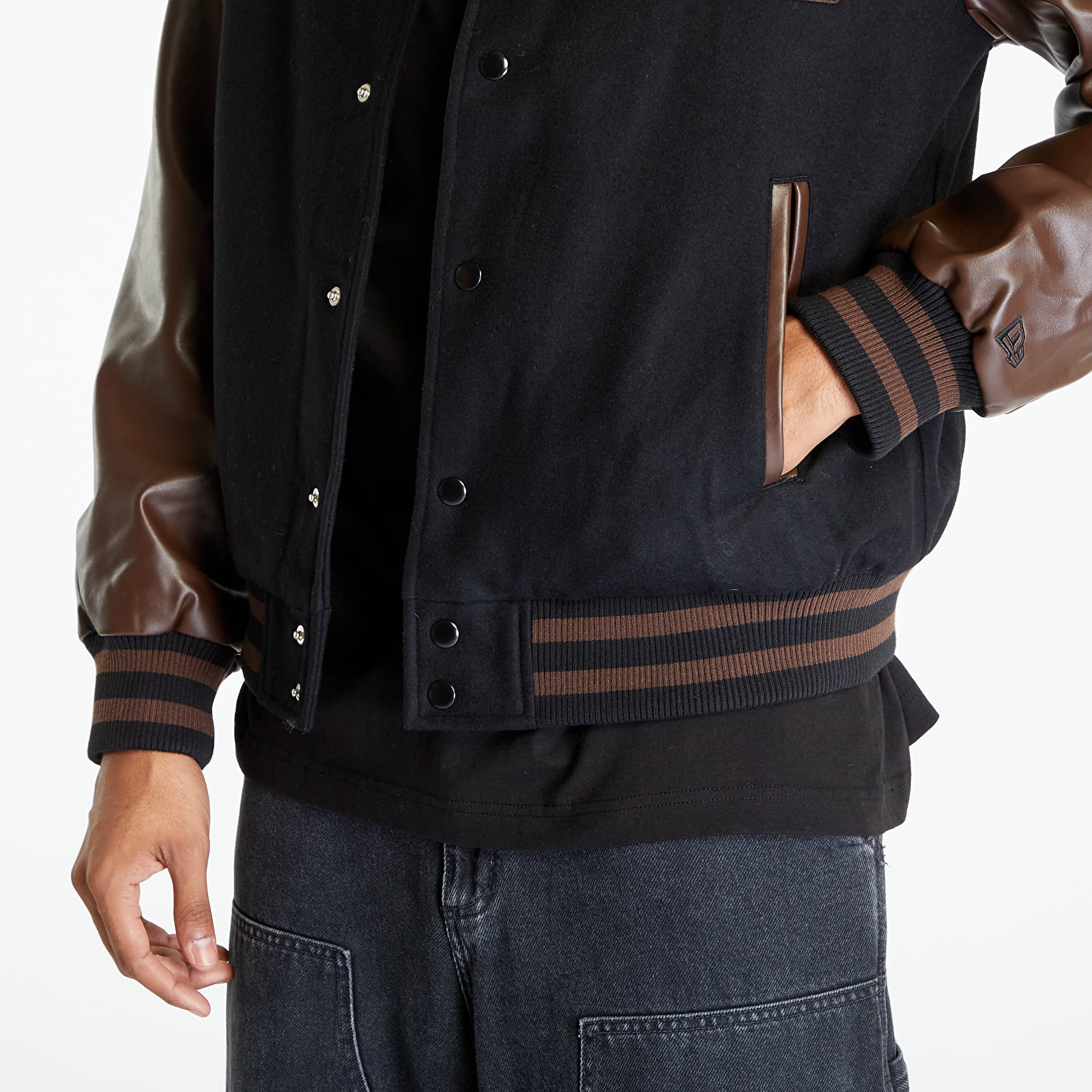 Kurtki New Era Heritage Varsity Jacket UNISEX Black/ Brown