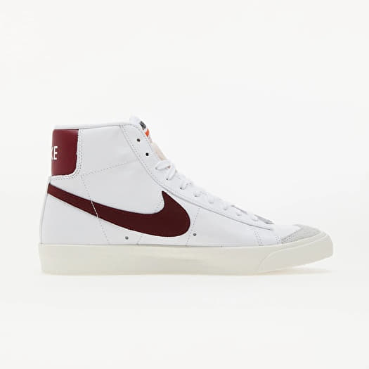 Baskets et chaussures pour hommes Nike Blazer Mid 77 Vintage White Team Red White Sail Queens