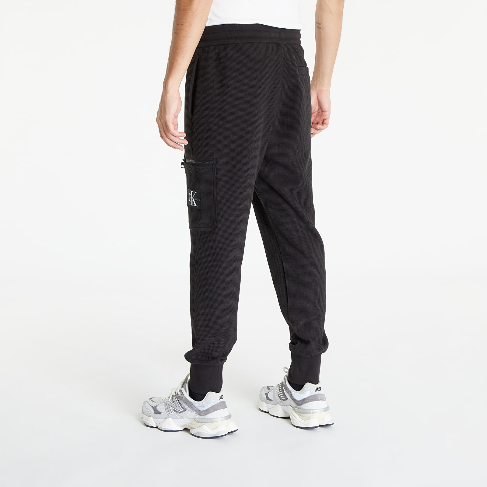 Tepláky Calvin Klein Jeans Badge Waffle Hwk Pants Black