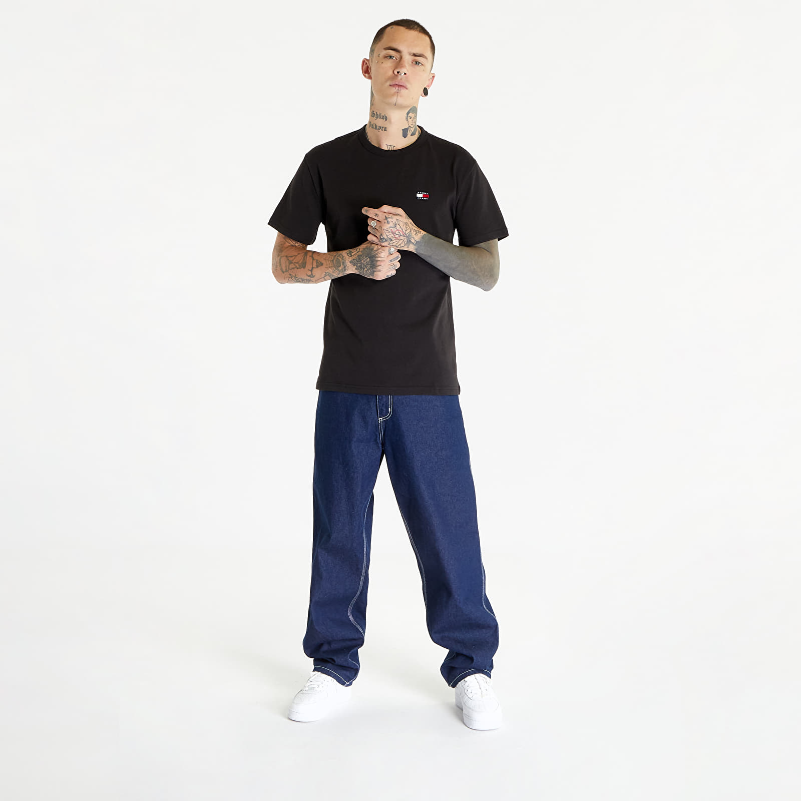 Trička Tommy Jeans Classic Badge Short Sleeve Tee Black