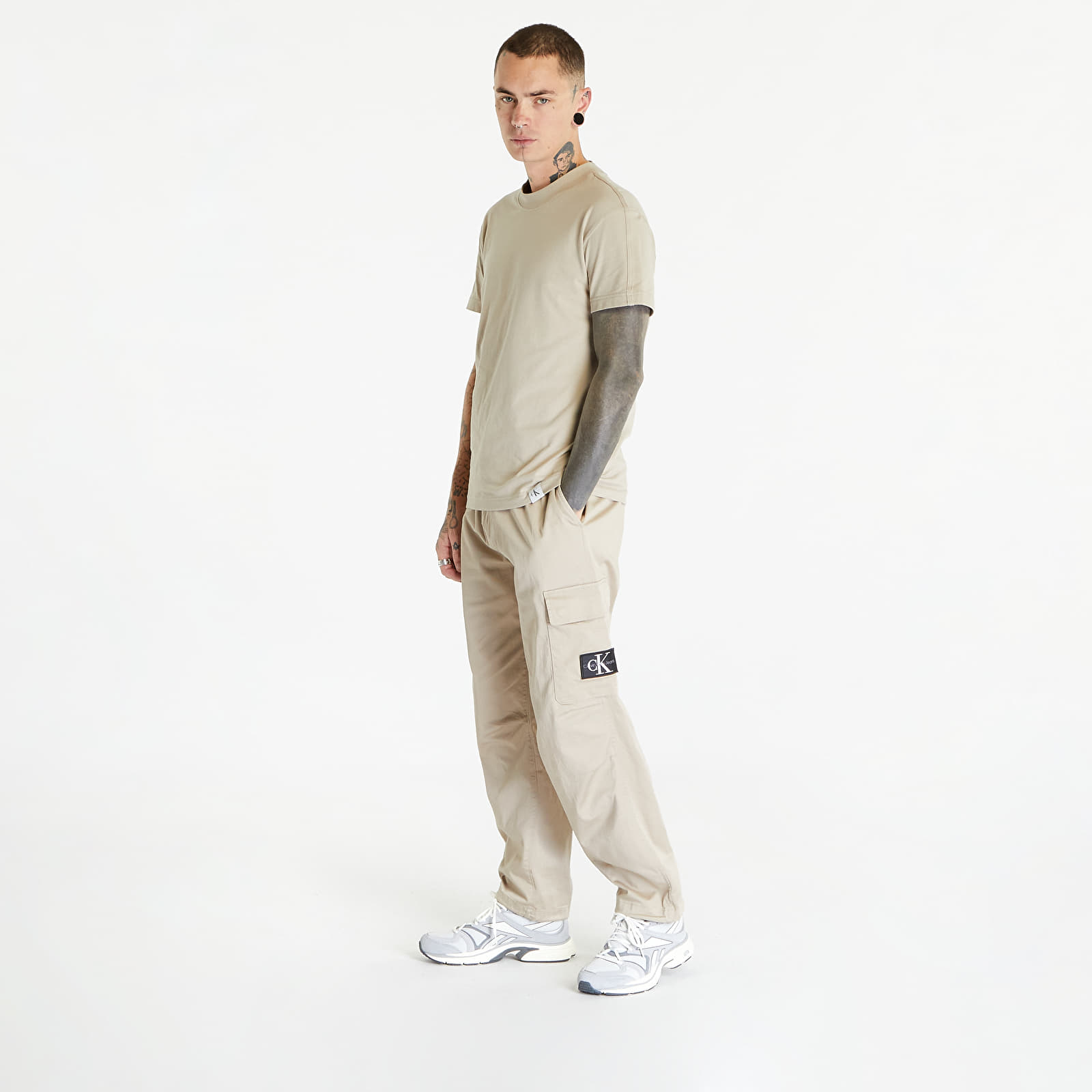 Pants and jeans Calvin Klein Jeans Essential Regular Cargo Pants Plaza Taupe  | Queens