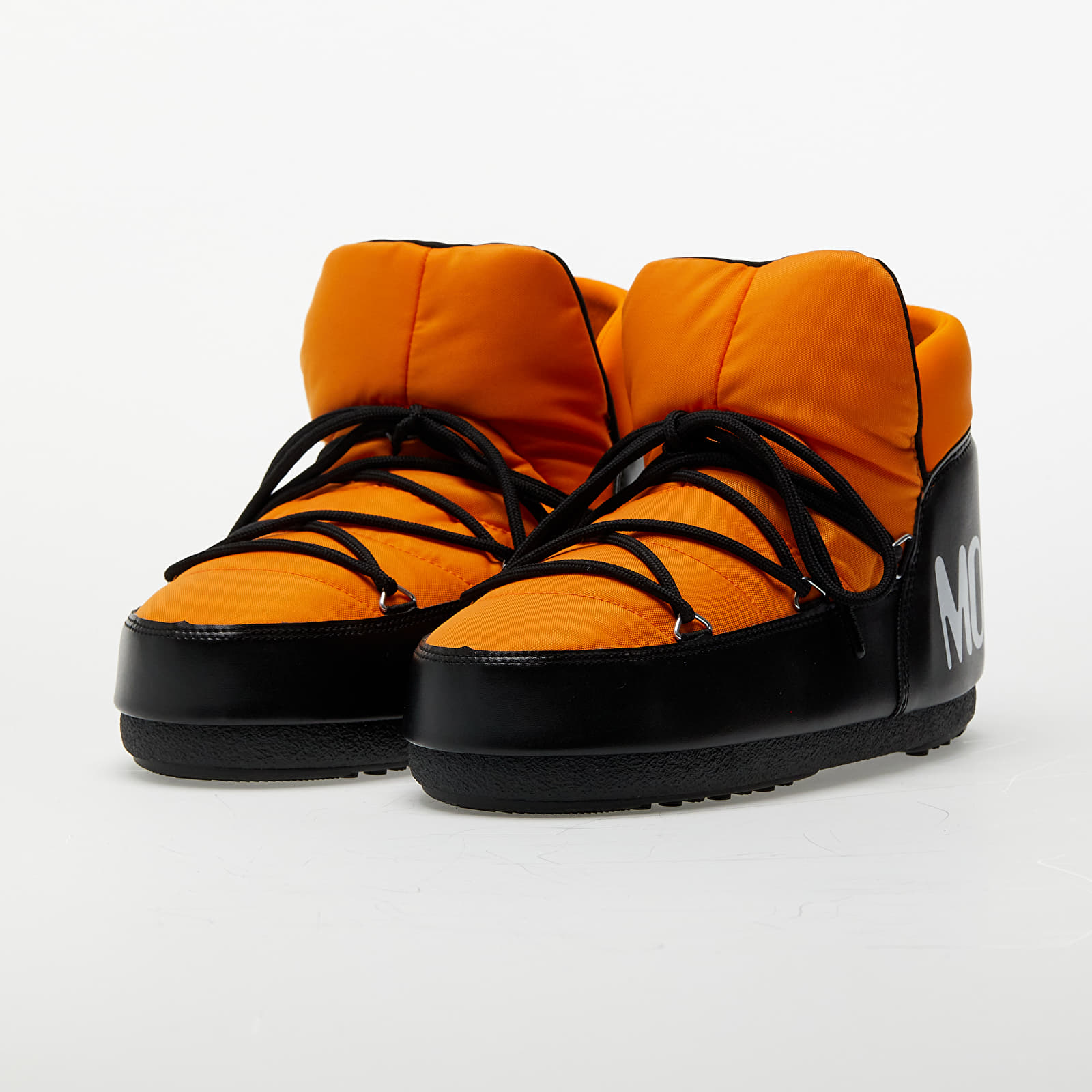 Vyriški sportbačiai ir batai Moon Boot Icon Pumps Bi-Color Black/ Sunny Orange