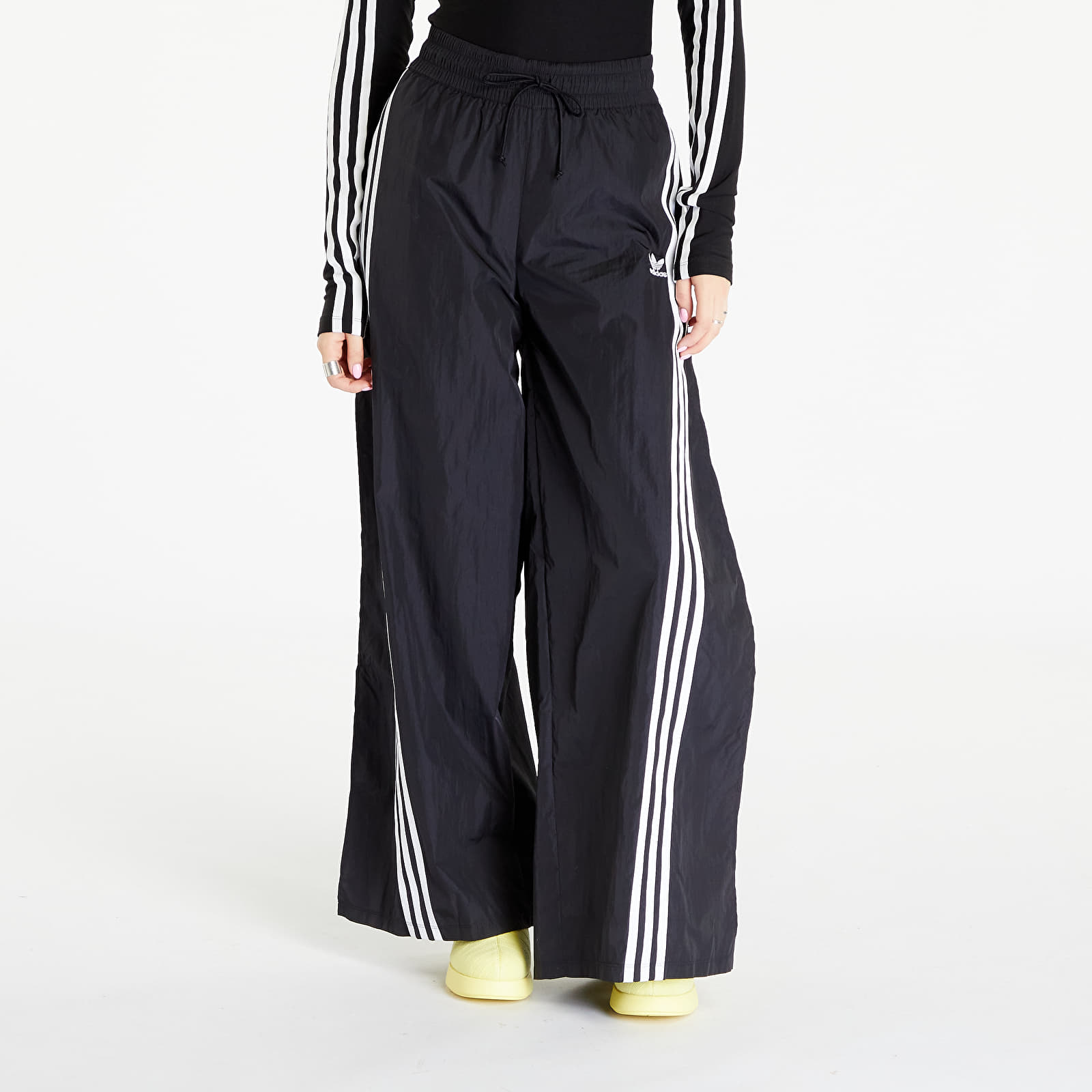 Calças adidas Originals Me Flared Pants Black