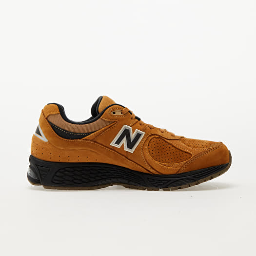 Baskets et chaussures pour hommes New Balance 2002R Tobacco Queens