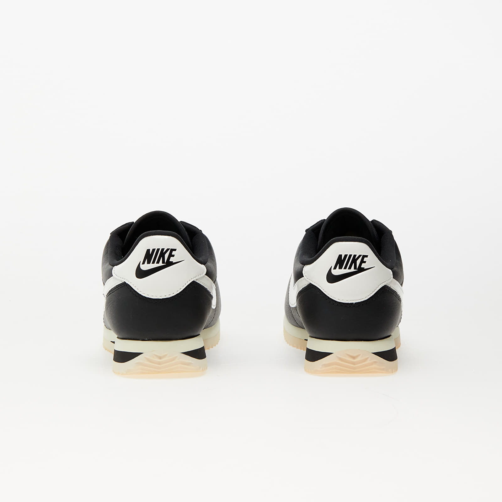 Naiste tossud ja kingad Nike W Cortez 23 Premium Black/ Sail-Alabaster