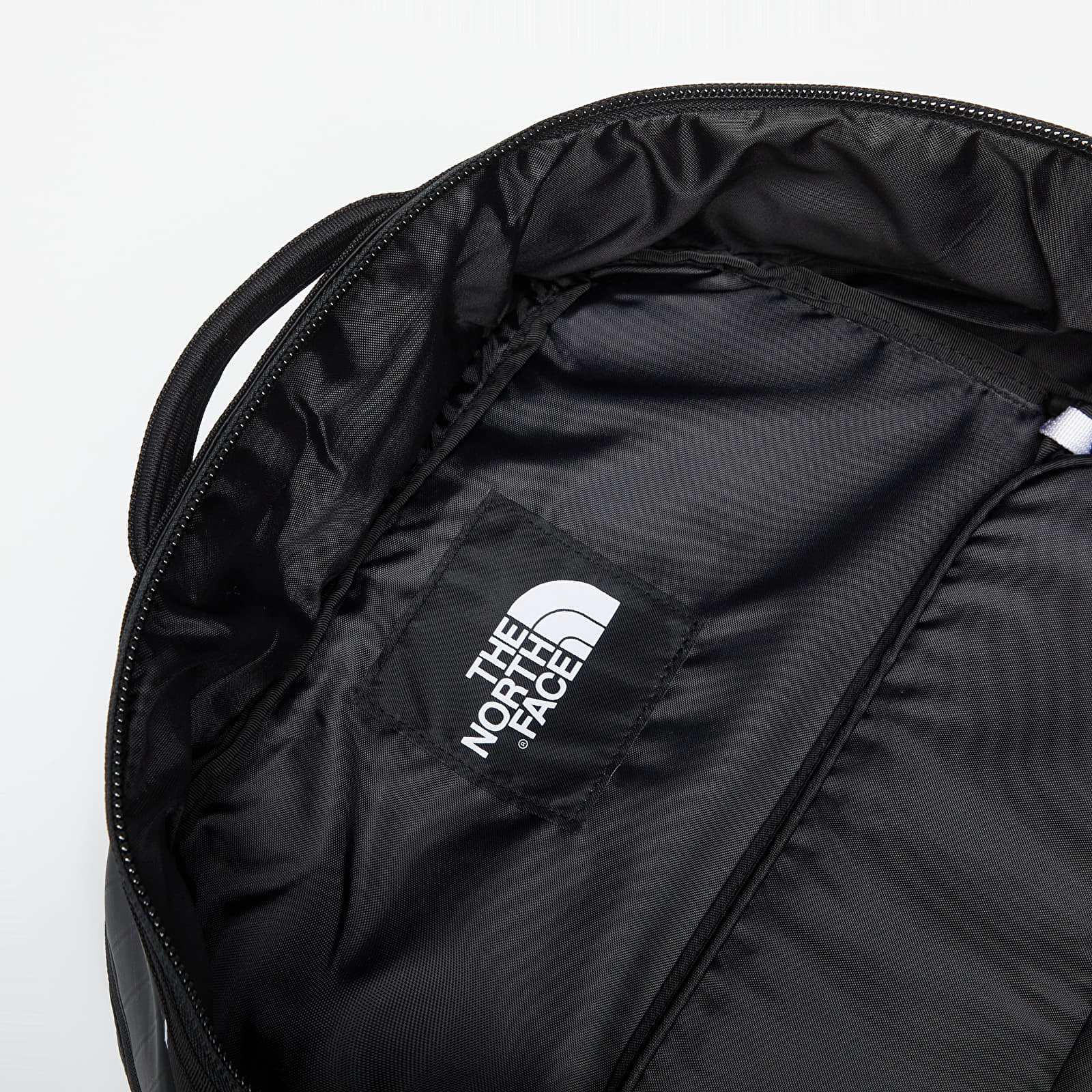 Batohy The North Face Base Camp Voyager Travel Pack TNF Black/ TNF White