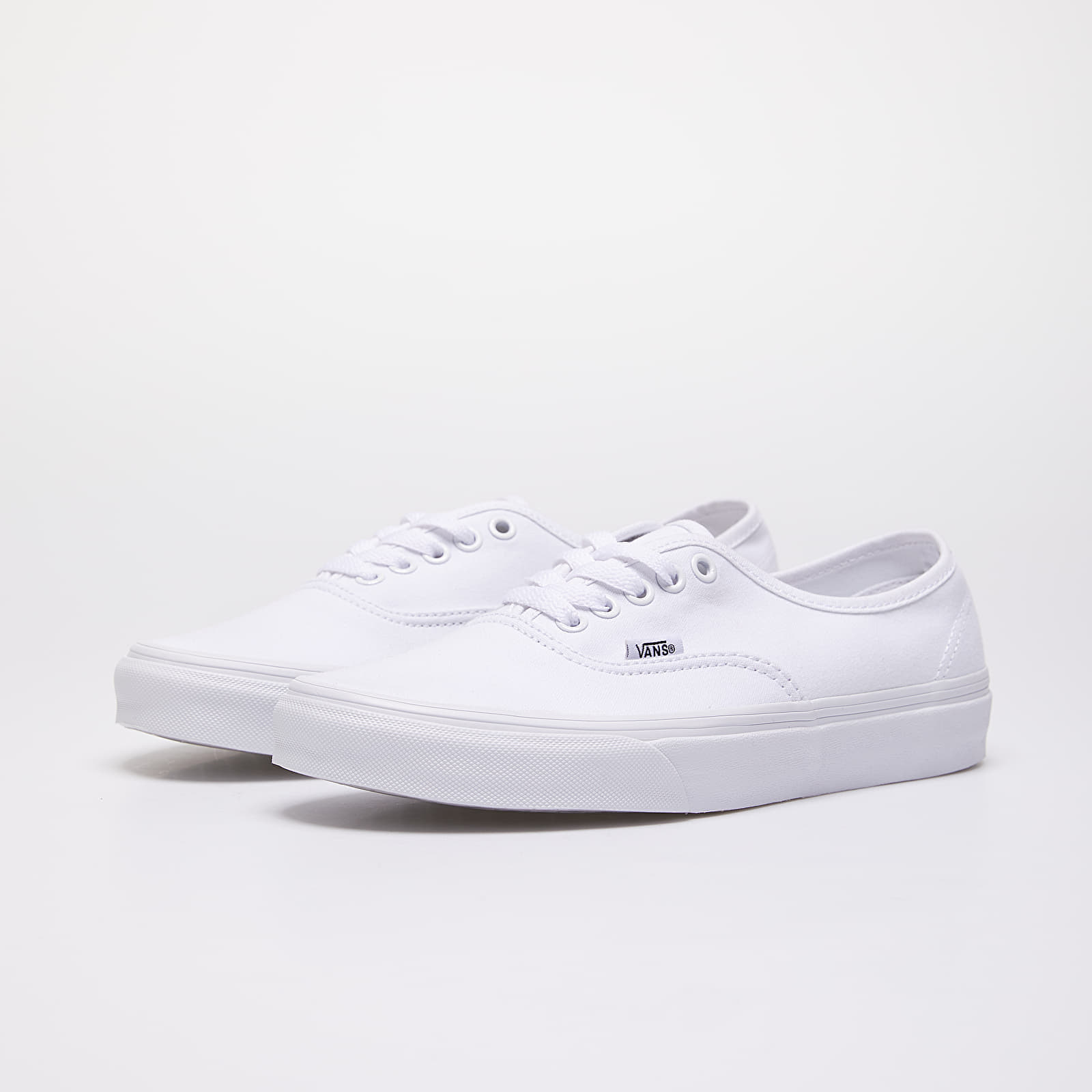 Men's sneakers and shoes Vans Authentic true white
