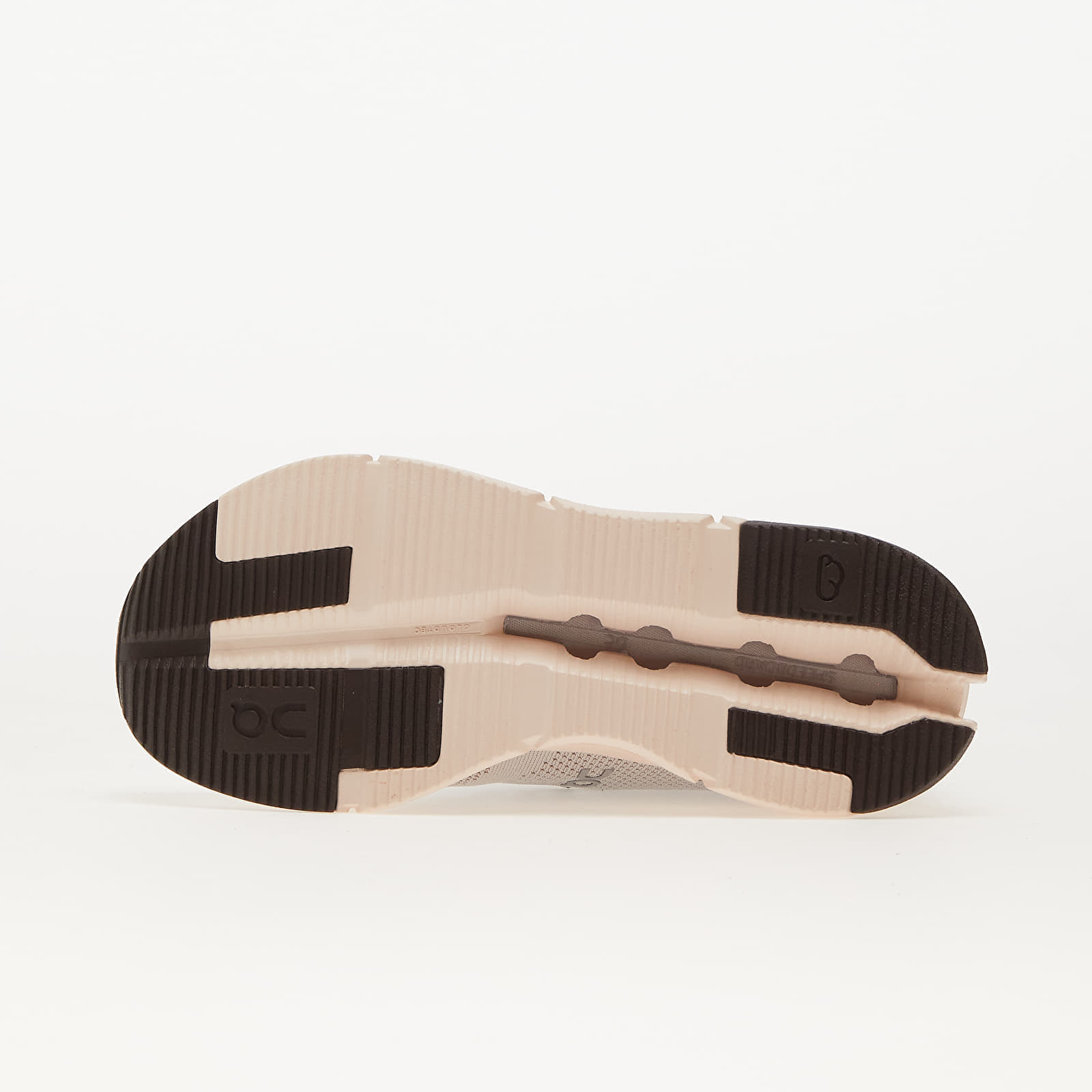 Women's sneakers and shoes On W Cloudnova Pearl/ Shell