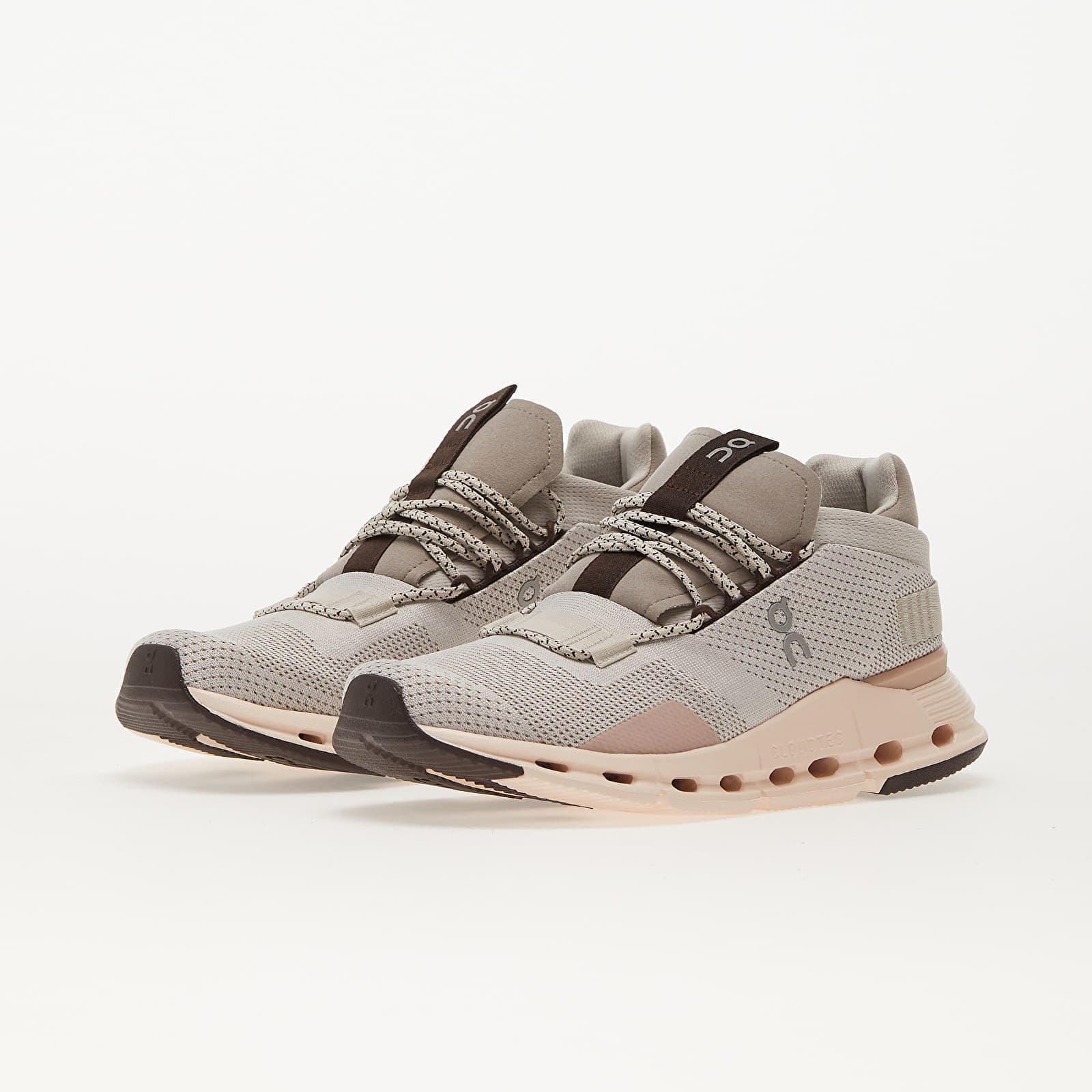 Women's sneakers and shoes On W Cloudnova Pearl/ Shell