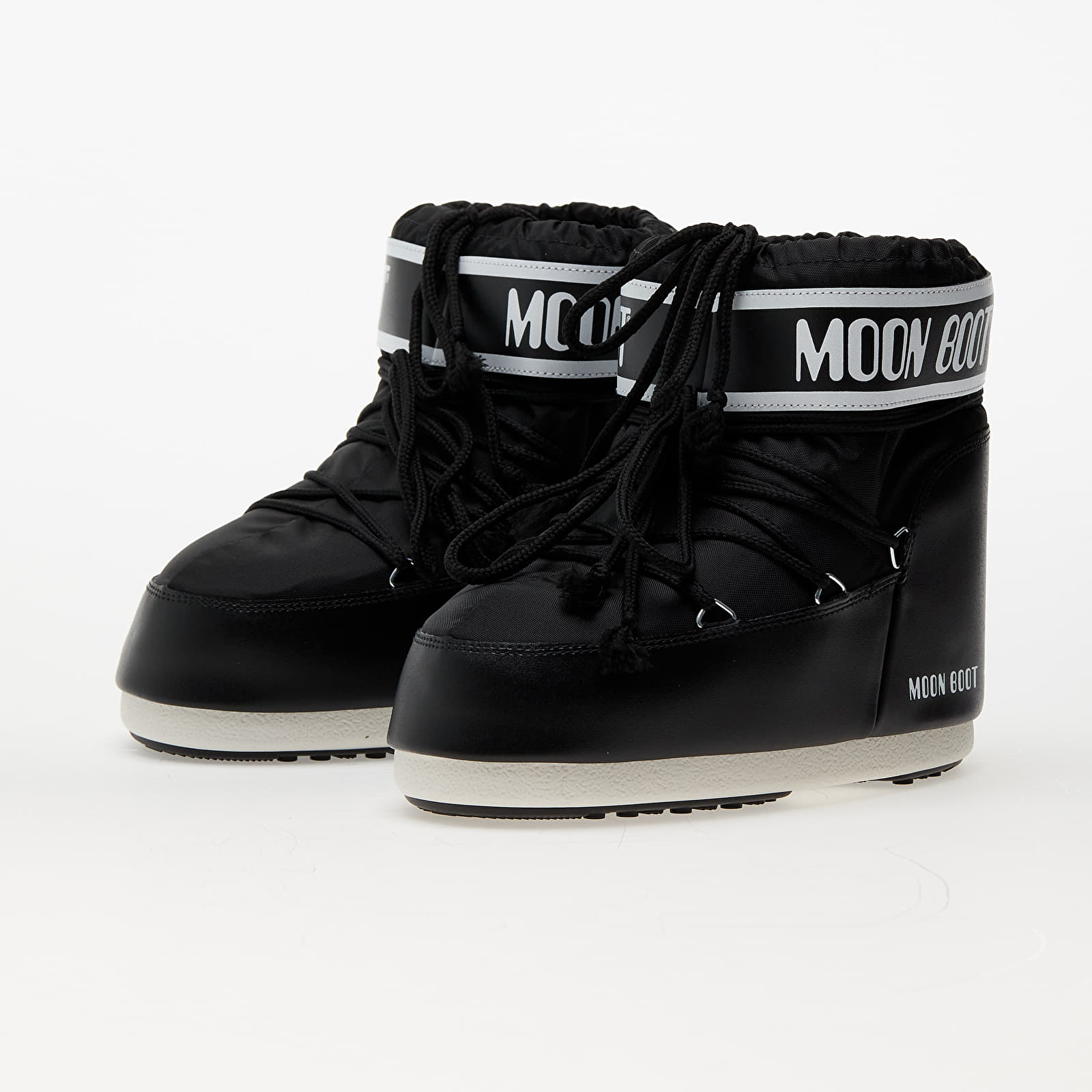 Baskets et chaussures pour femmes Moon Boot Classic Low 2 black
