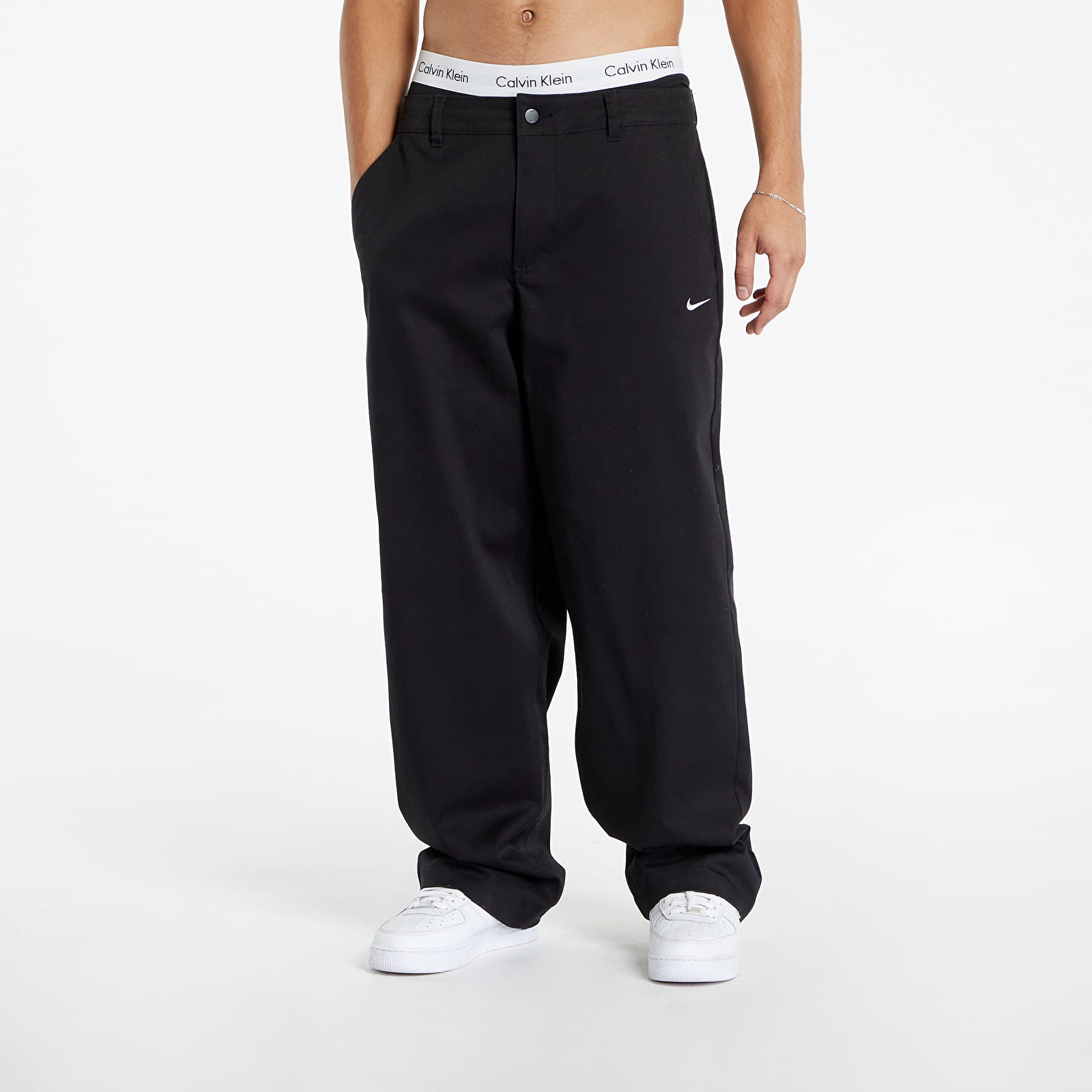 Nike Life Men\'s El Chino Pants Black/ White
