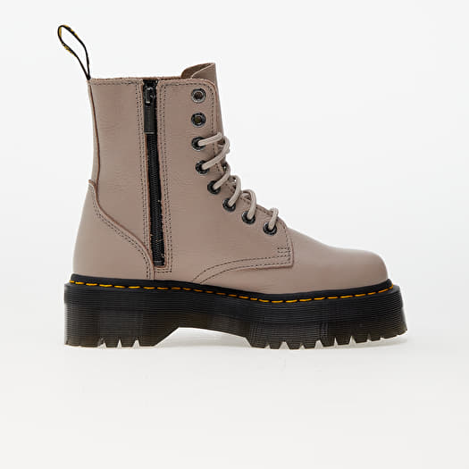 Men s sneakers and shoes Dr. Martens Jadon III Vintage Taupe Pisa Queens