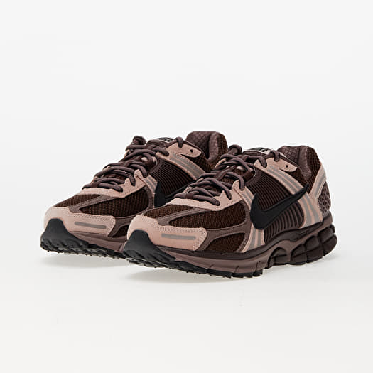 Scarpe e sneakers da donna Nike W Vomero 5 Plum Eclipse Black Pink Oxford Earth Queens