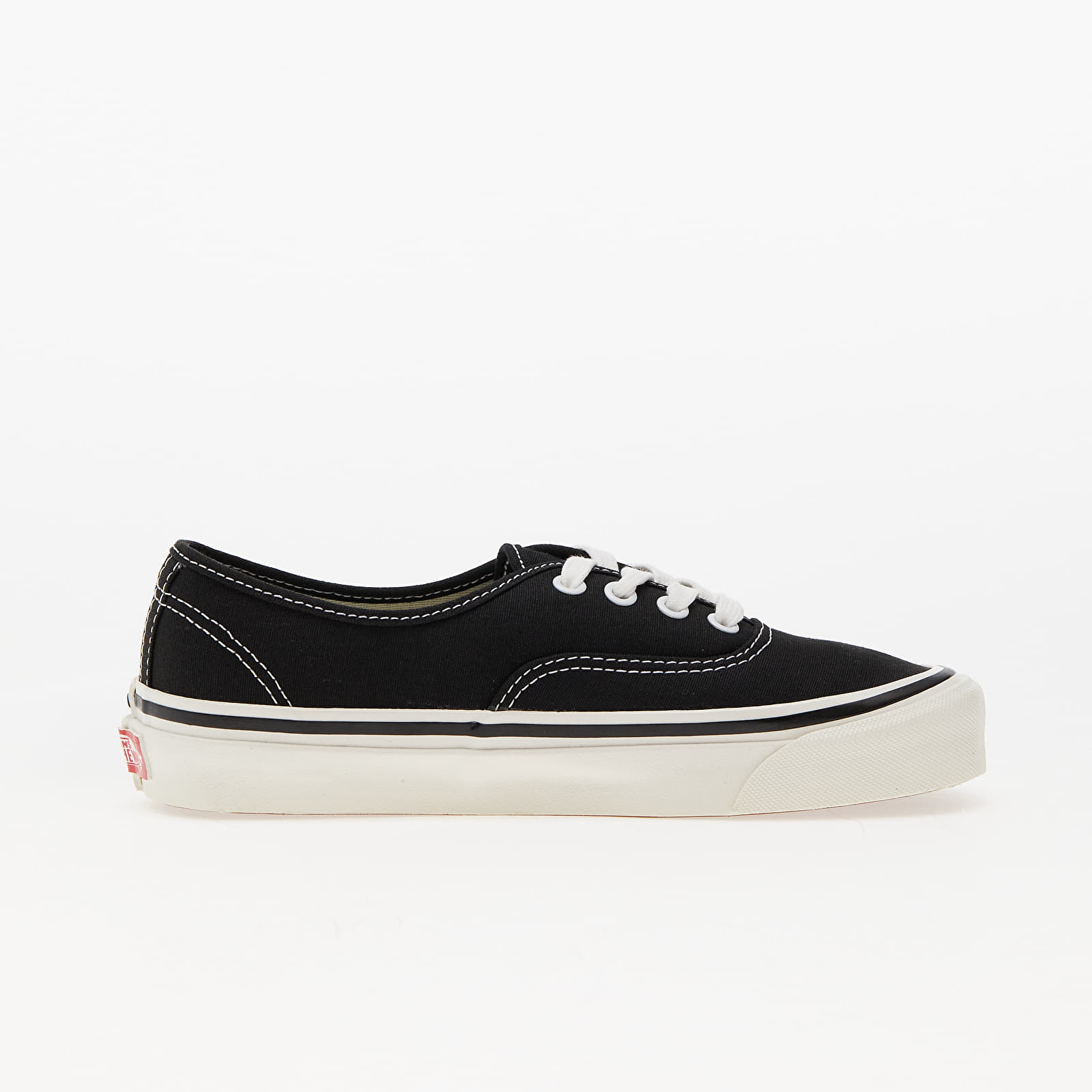 Moški čevlji Vans Authentic 44 DX Black