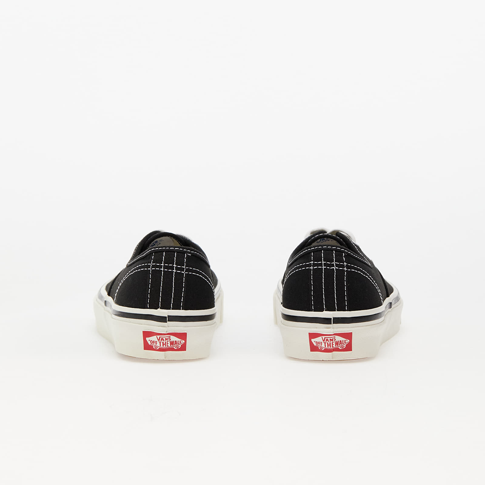Moški čevlji Vans Authentic 44 DX Black