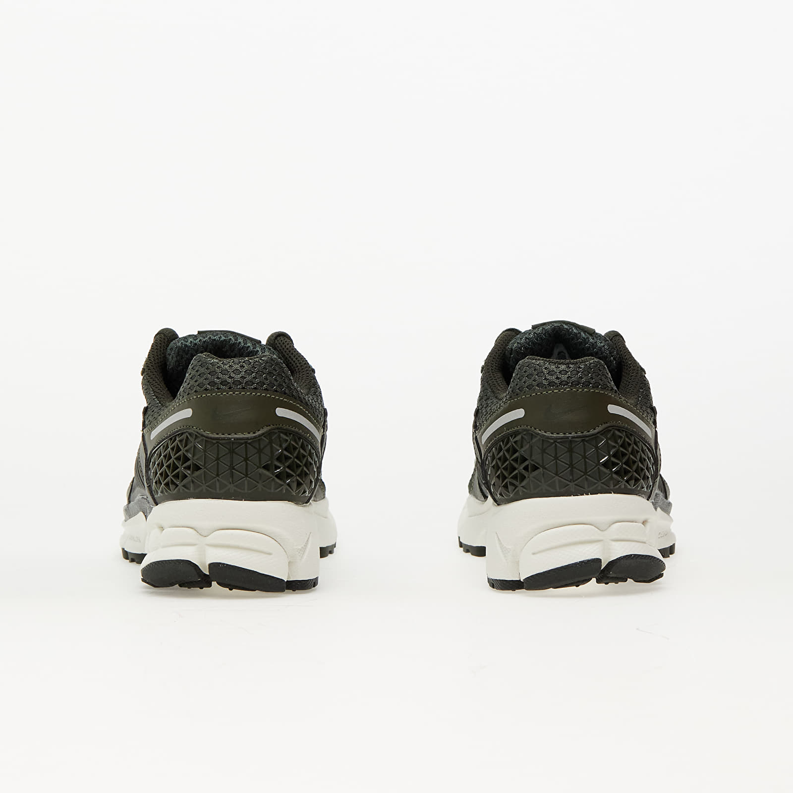Sieviešu kedas un apavi Nike W Zoom Vomero 5 Cargo Khaki/ Sequoia-Sail-Metallic Silver