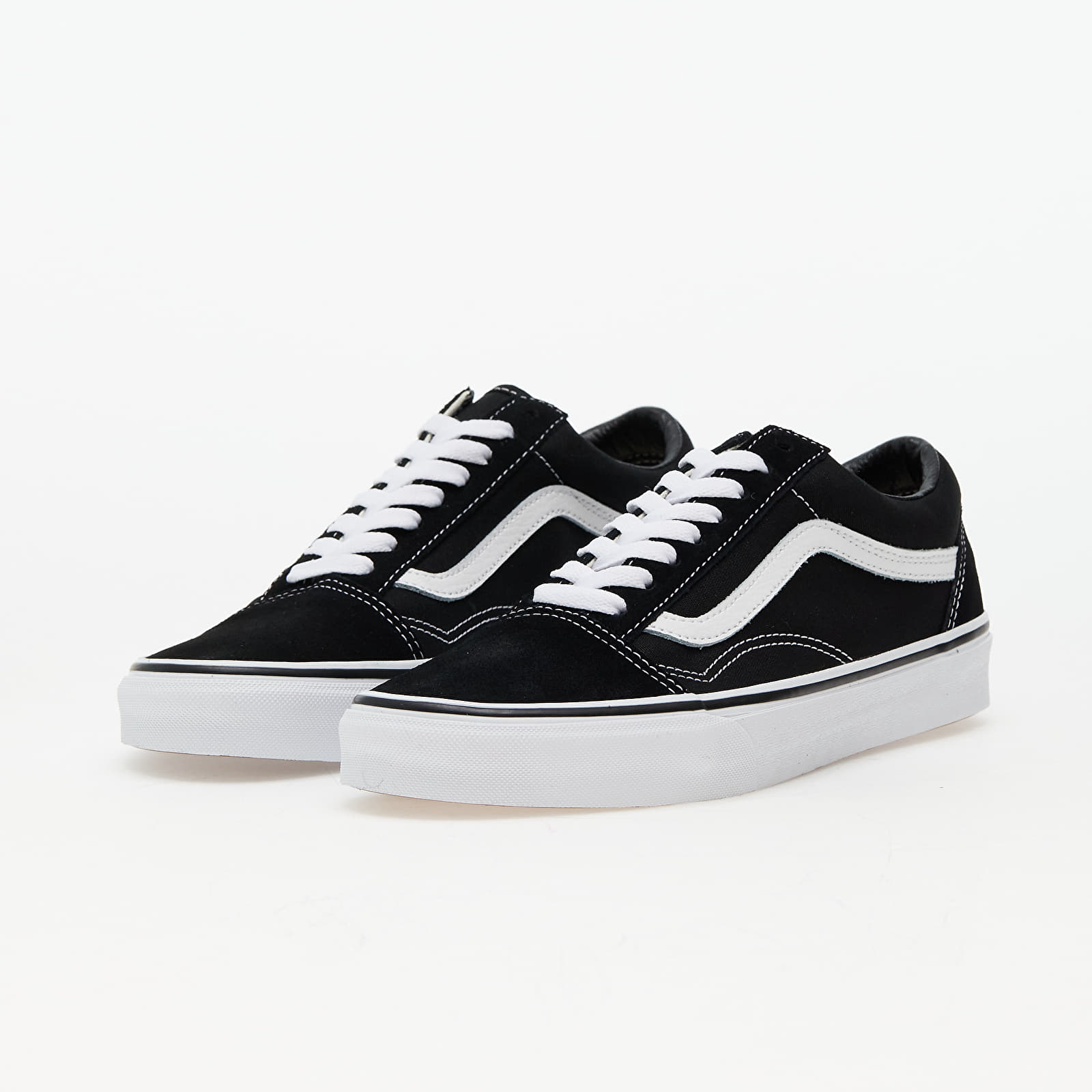 Black white vans old skool top