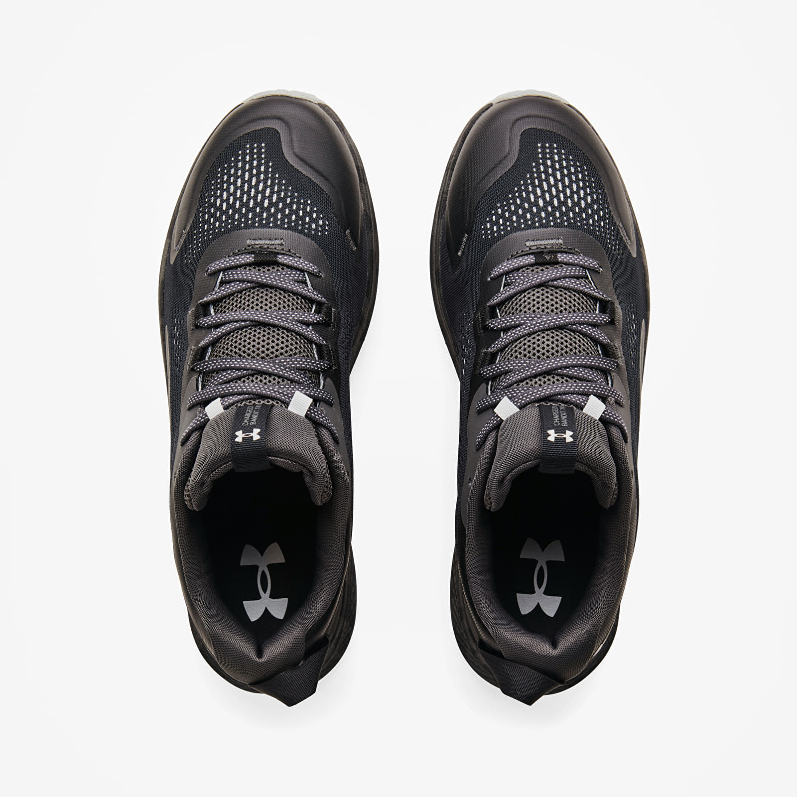 Baskets et chaussures pour hommes Under Armour Charged Bandit TR 2 Black Queens