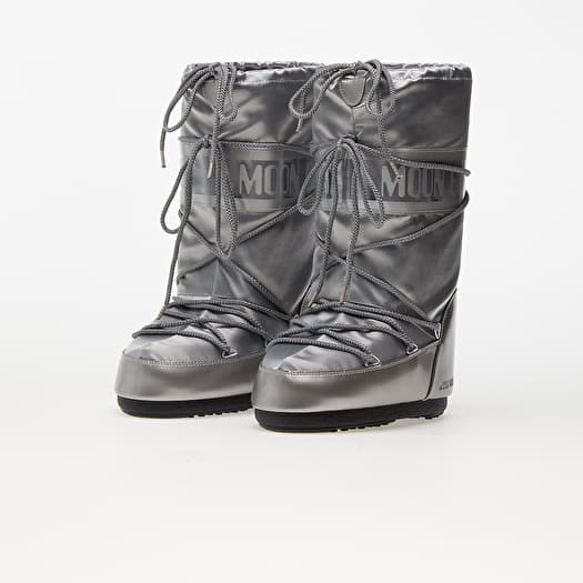 Moon Boot Glance