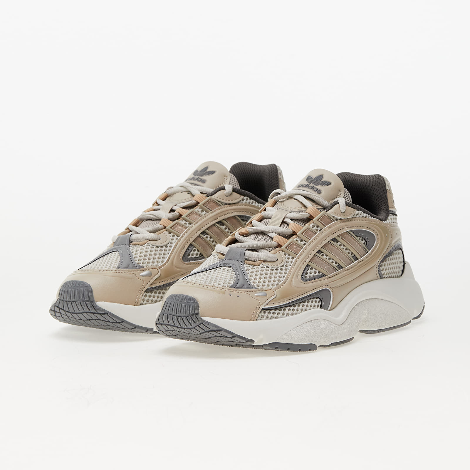 Herenschoenen adidas Ozmillen Aluminium/ Magic Beige/ Grey Three