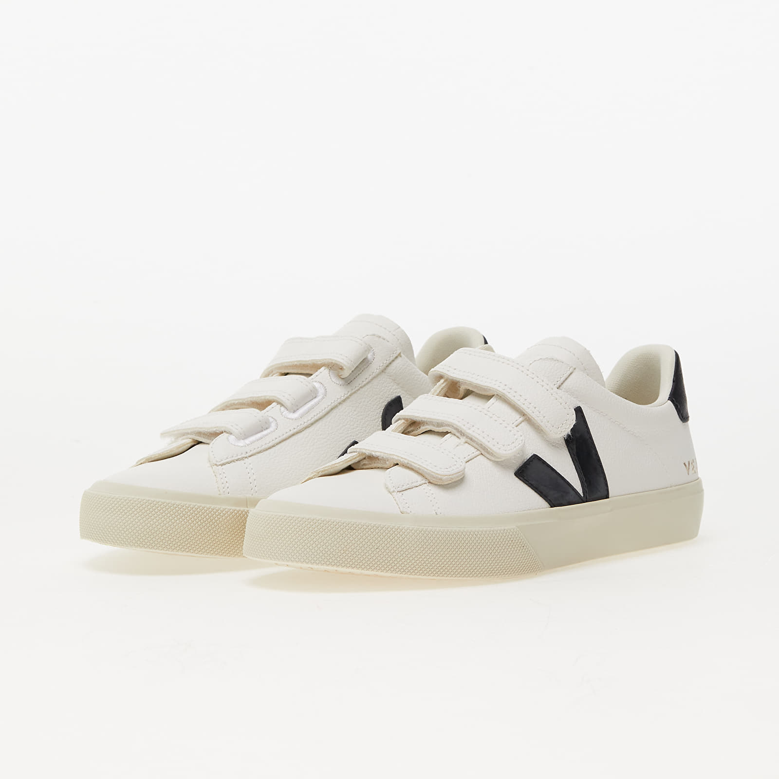 Damessneakers en -schoenen Veja Recife Logo Chromefree Leather Extra/ White_Black