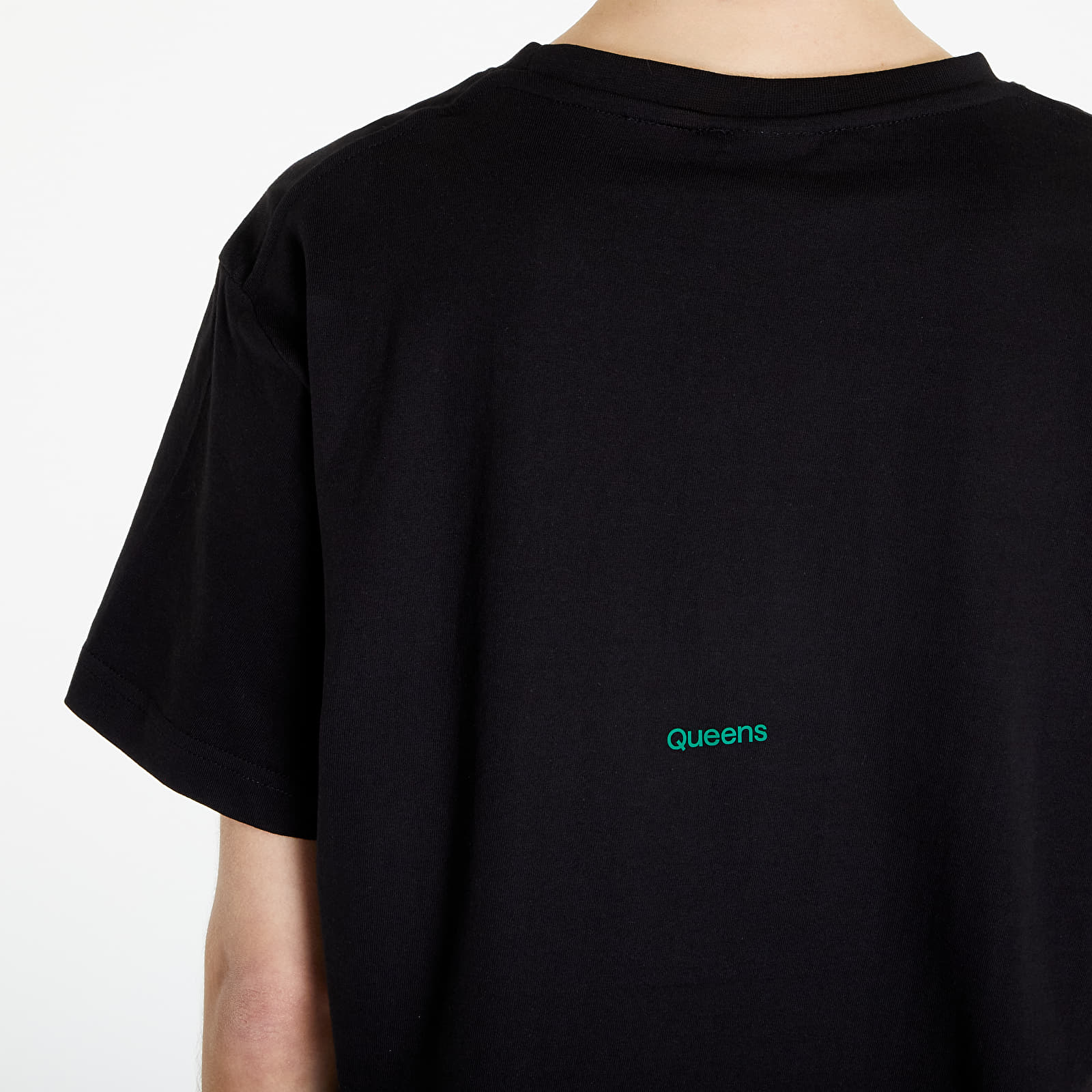 T-Shirts Queens Rostliny Jsou Moje Oblíbená Barva T-Shirt UNISEX Black