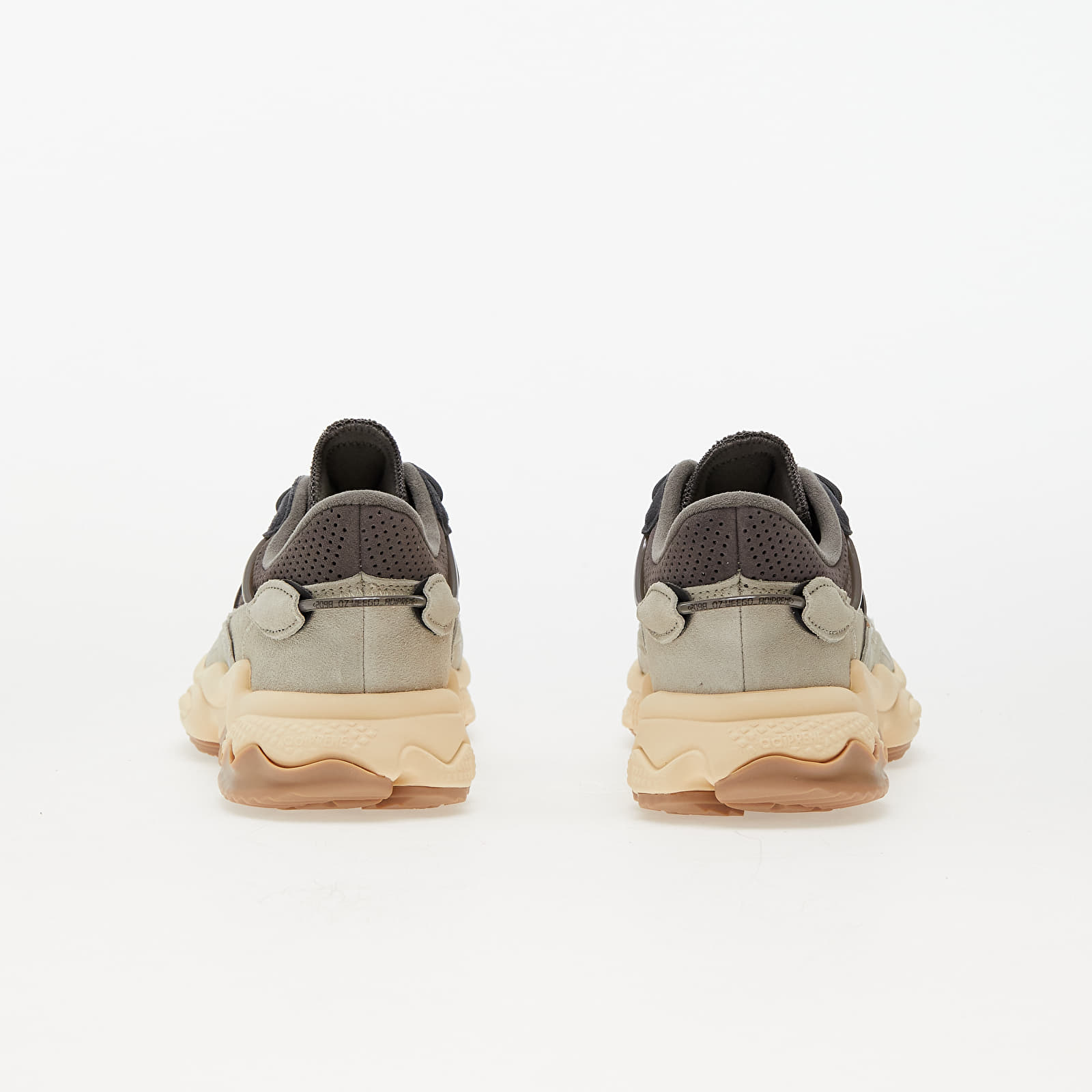 Turnschuhe und Schuhe für Männer adidas Ozweego Tr Chacoa/ Putgre/ Sand Strata