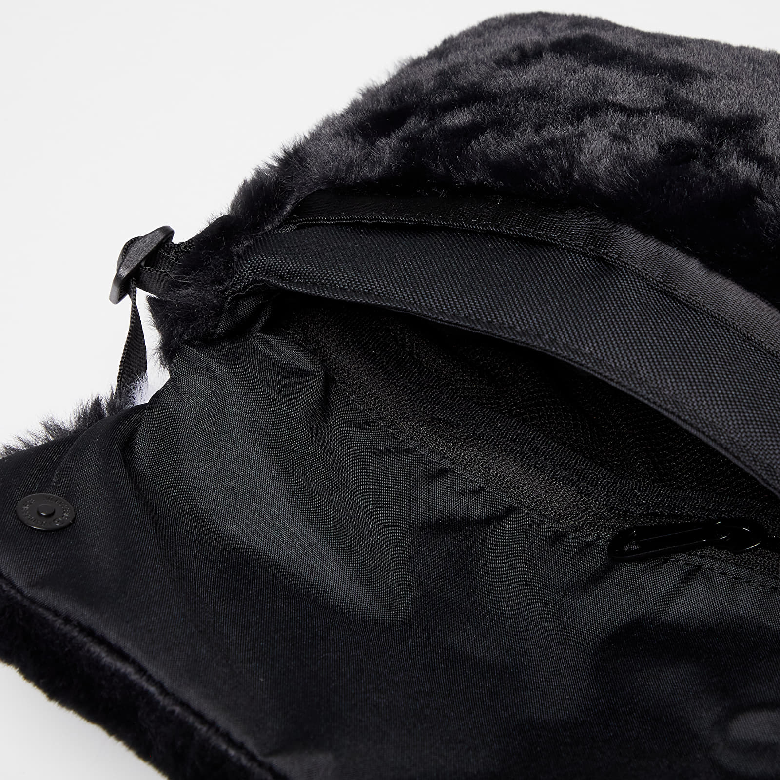 Shoulder bags Nike Sportswear Futura 365 Faux Fur Crossbody Black/ Black/ White