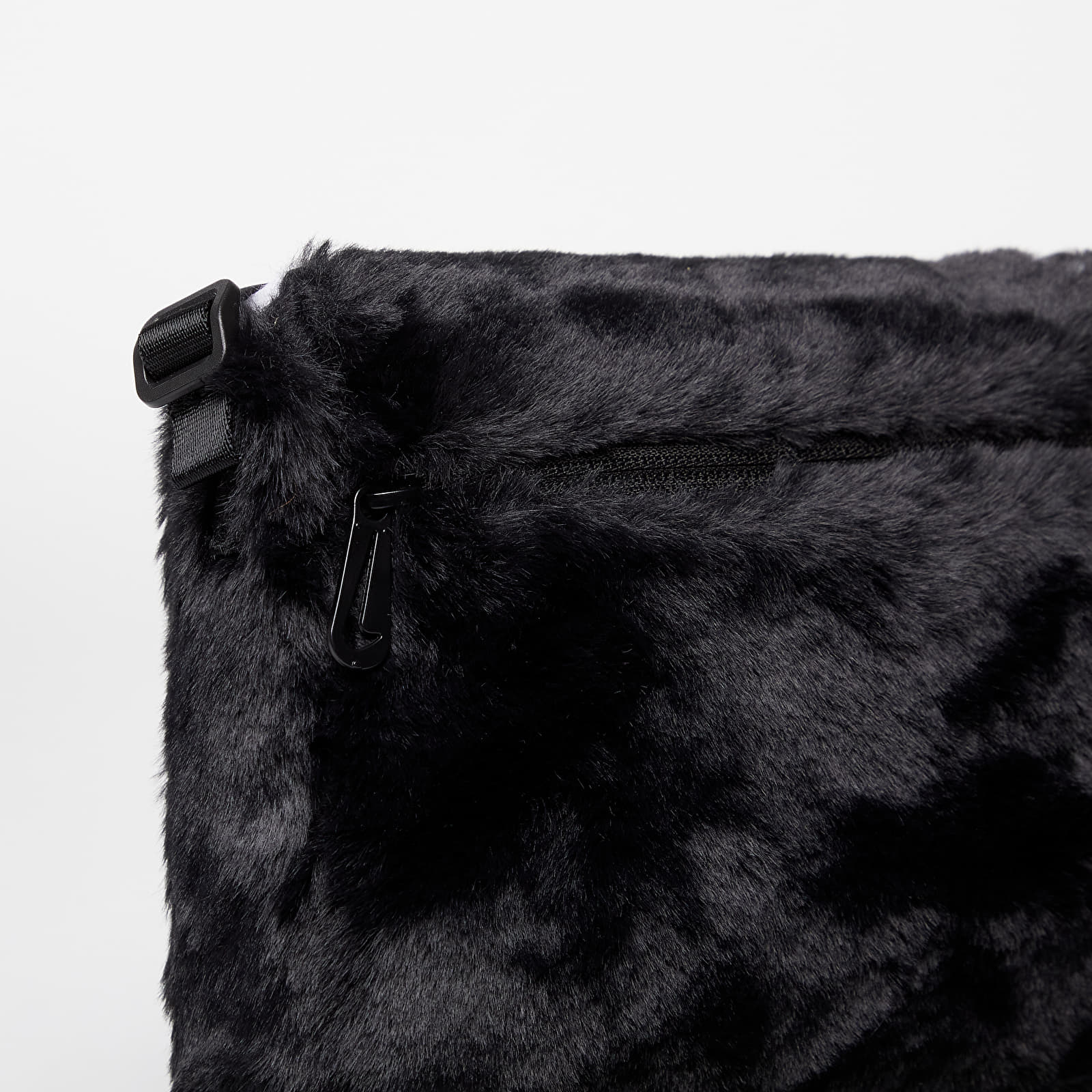 Shoulder bags Nike Sportswear Futura 365 Faux Fur Crossbody Black/ Black/ White