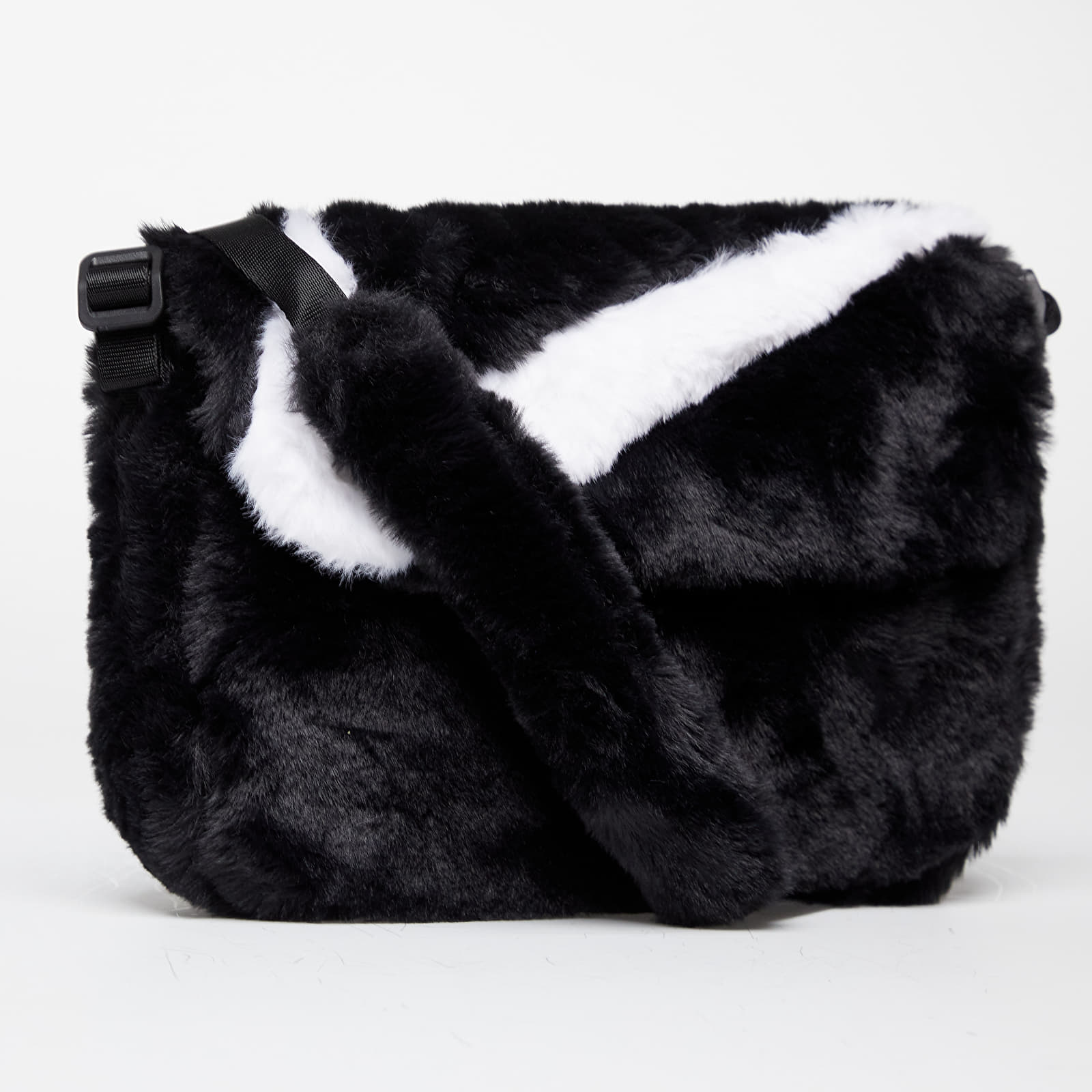 Shoulder bags Nike Sportswear Futura 365 Faux Fur Crossbody Black/ Black/ White