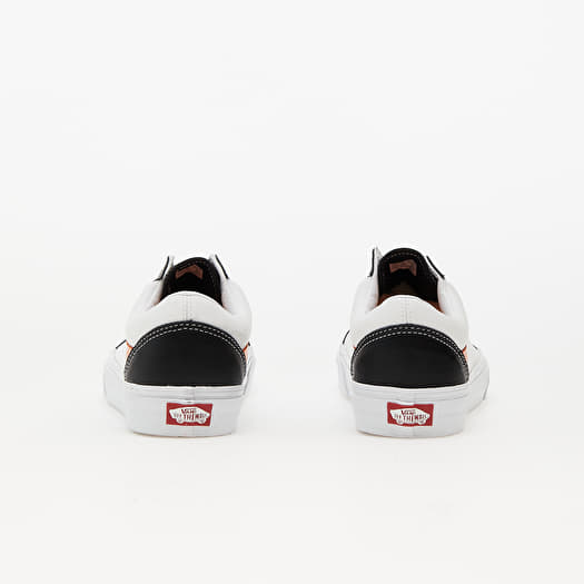 Vans old hot sale skool or converse