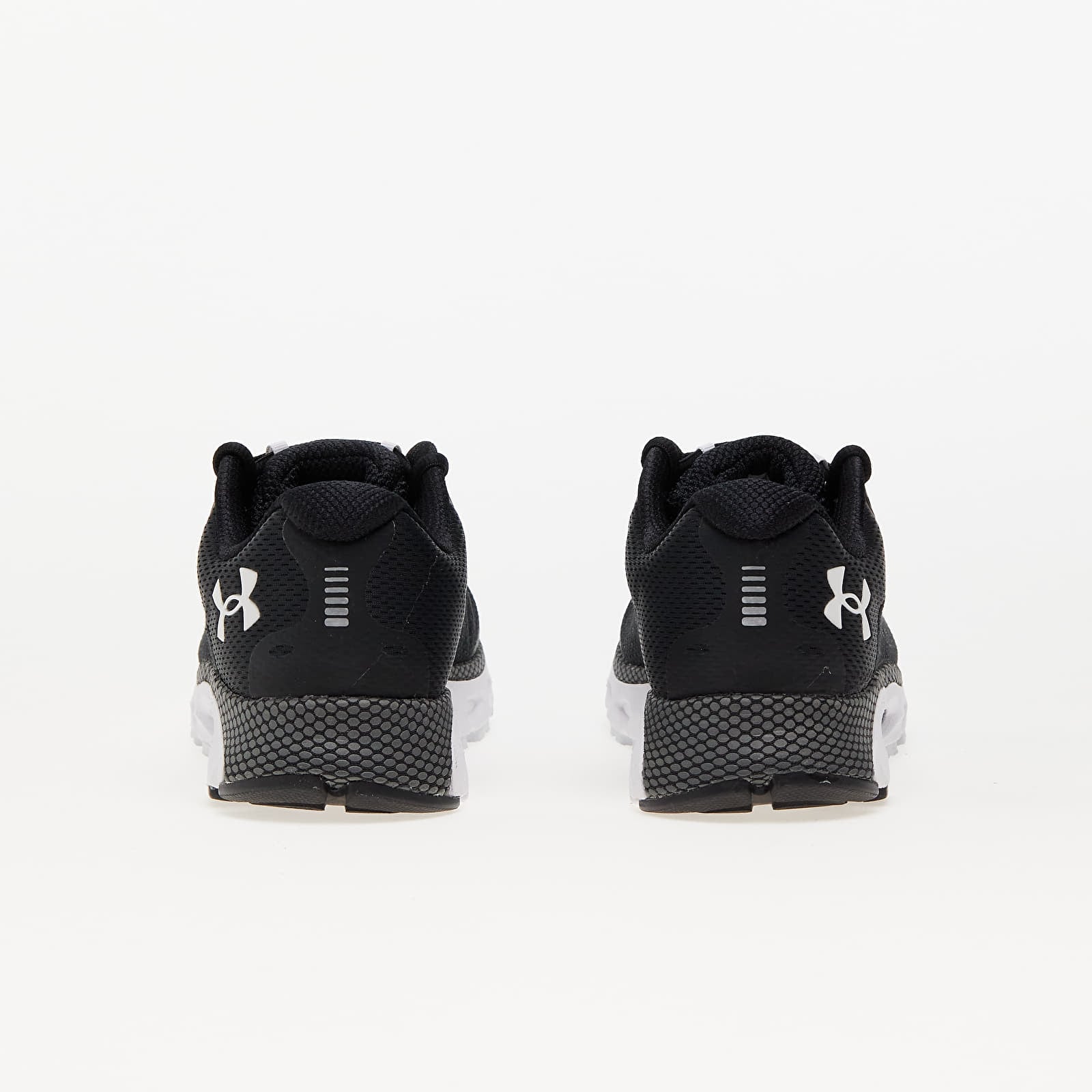 Pánské tenisky a boty Under Armour UA HOVR Infinite 3 Black/ White