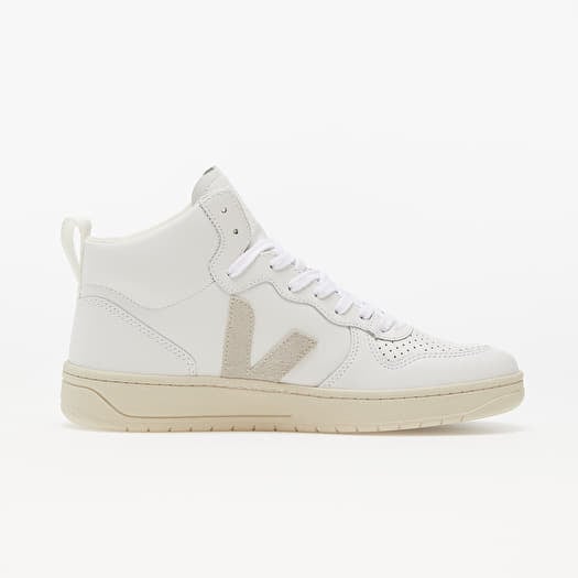 Veja V 15 Leather