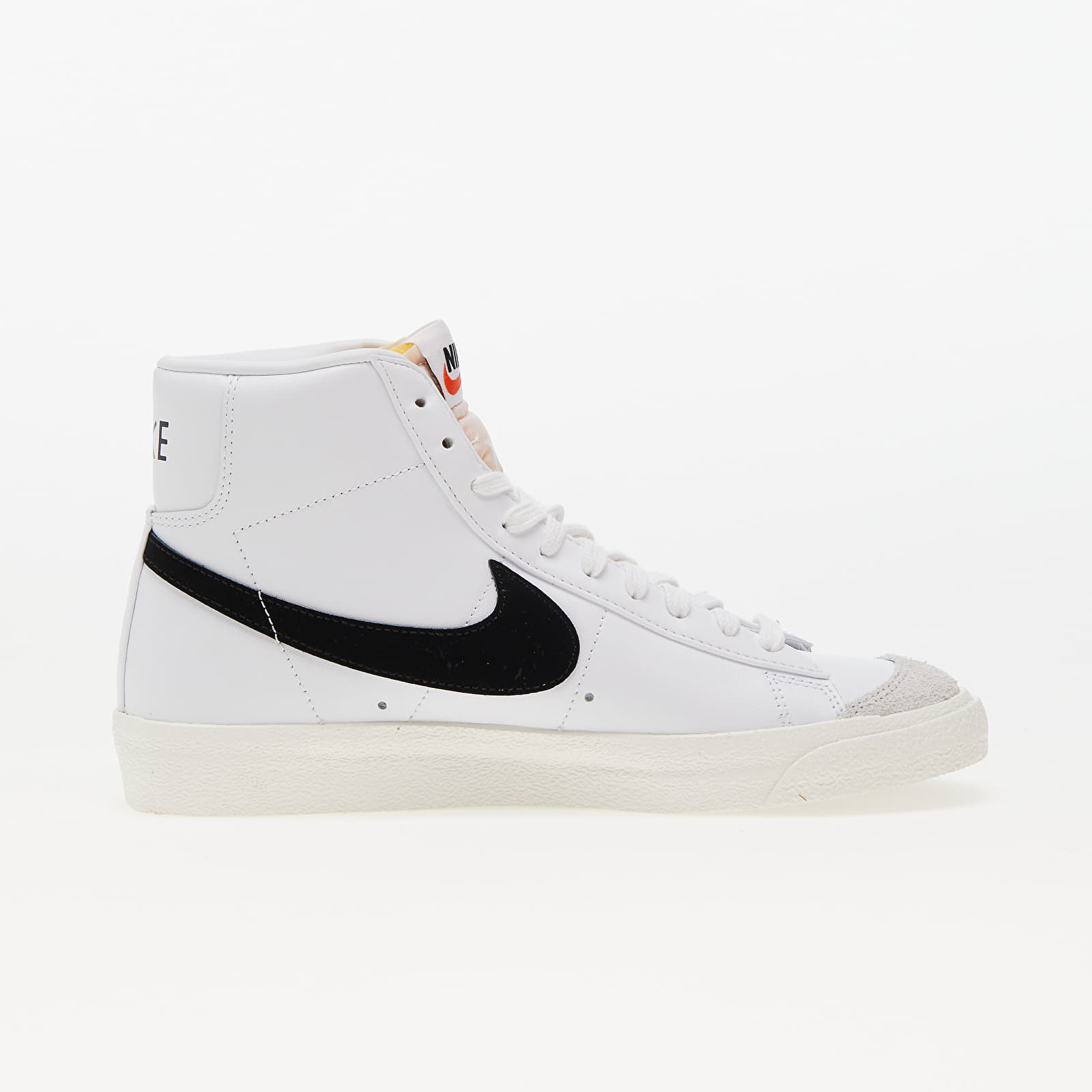 Men's sneakers and shoes Nike Blazer Mid '77 Vintage White/ Black