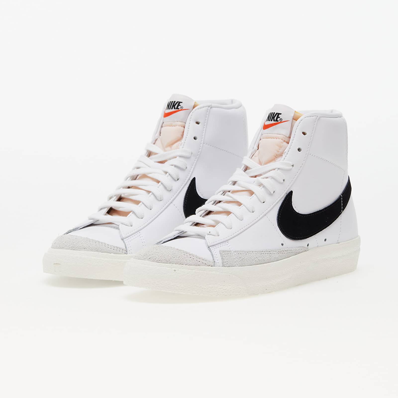 Men's sneakers and shoes Nike Blazer Mid '77 Vintage White/ Black