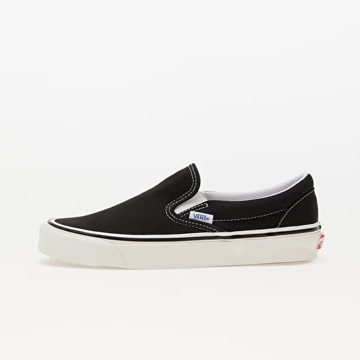 Men s sneakers and shoes Vans Classic Slip On 9 OG Blac Queens