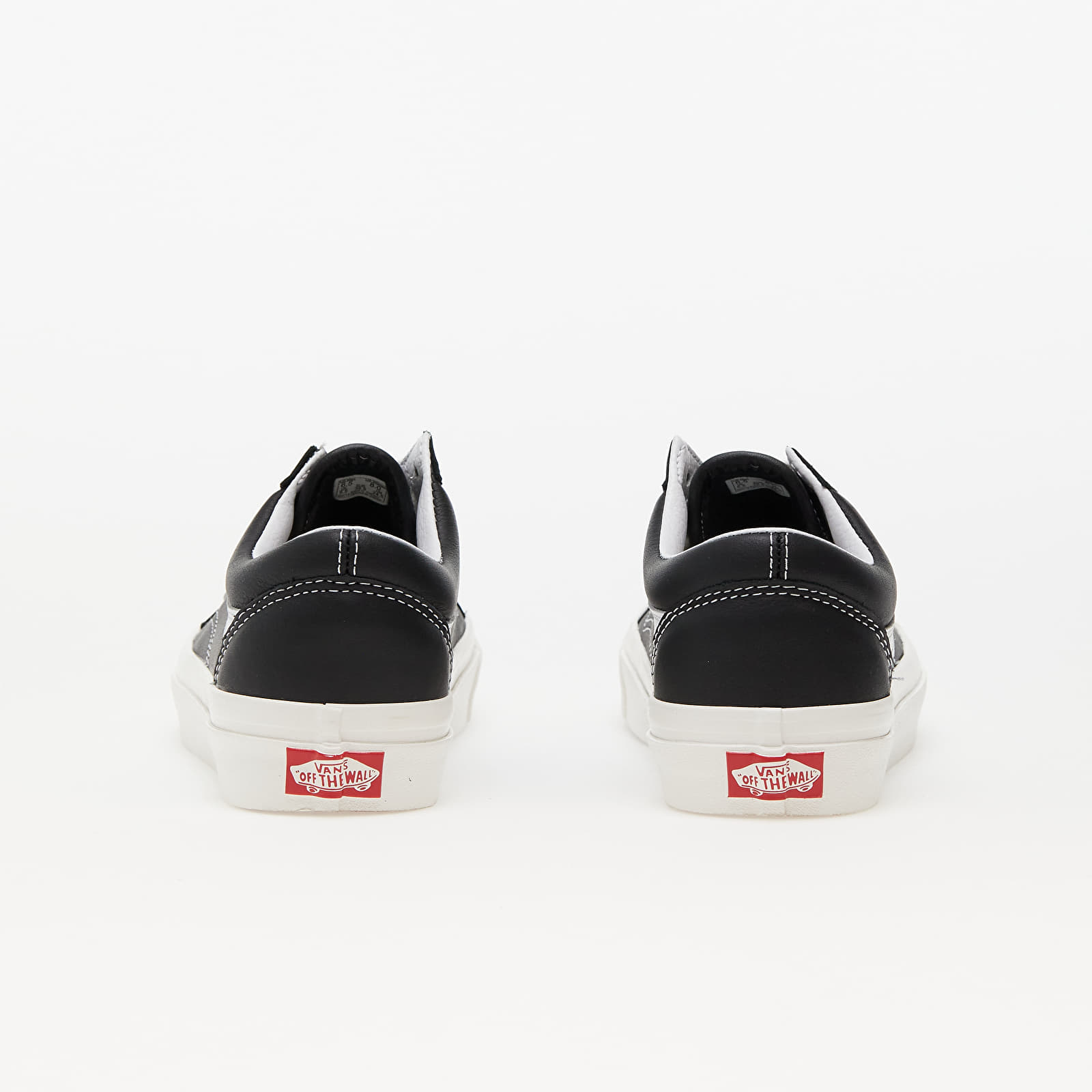 Vans old skool black back on sale