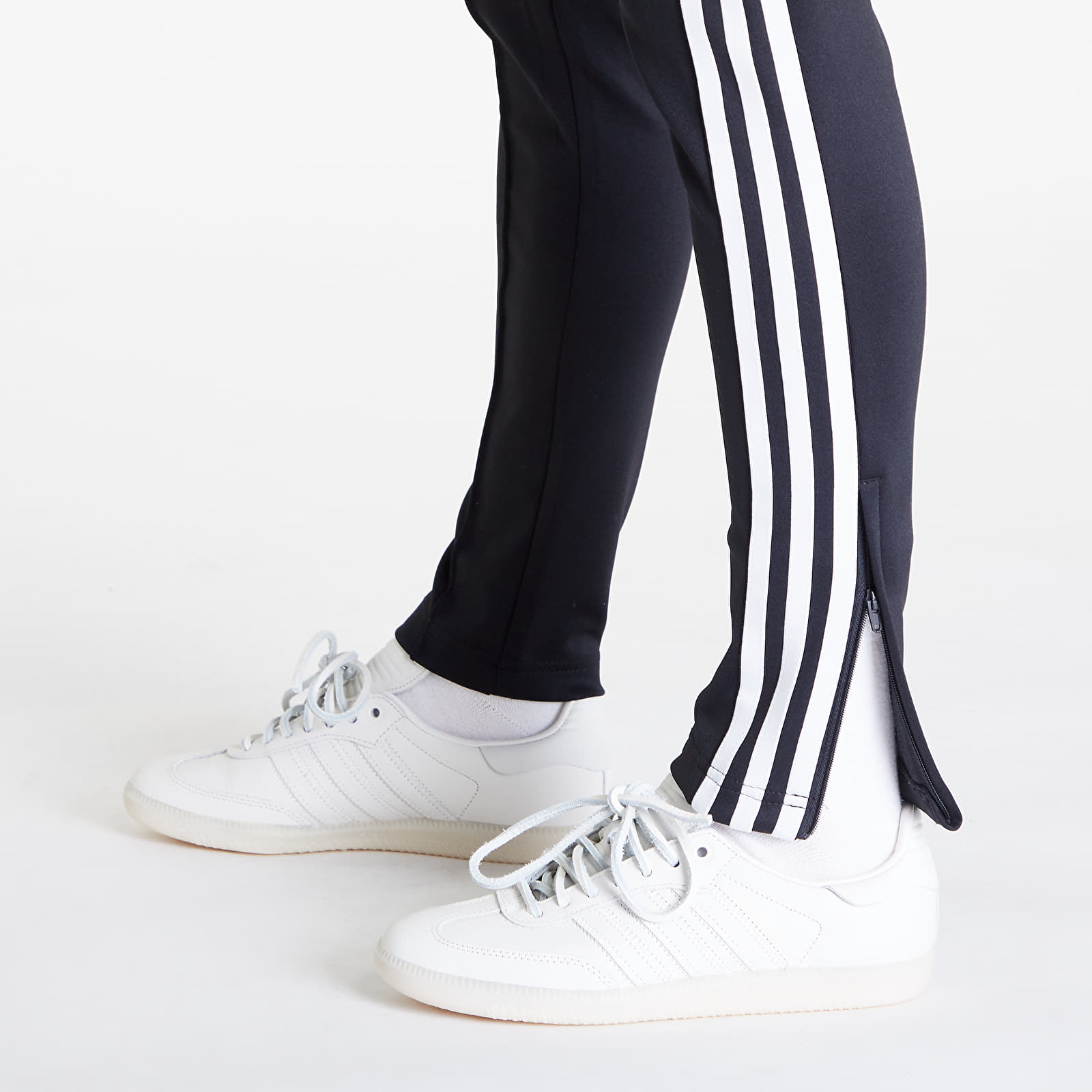 Tepláky adidas Originals Adicolor Sustainability Classic Track Pant Black