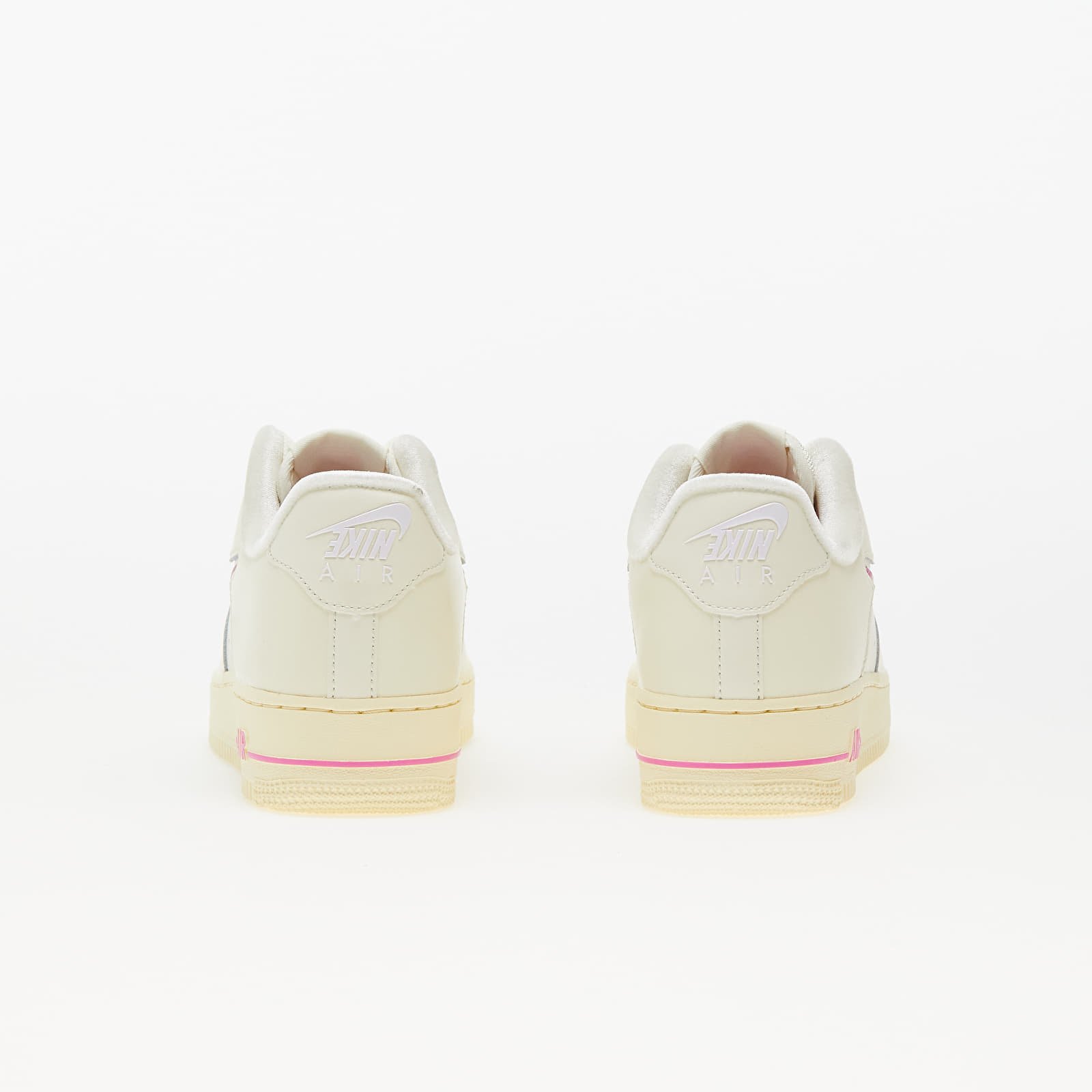 Zapatillas mujer Nike W Air Force 1 '07 Se Coconut Milk/ Playful Pink-Alabaster