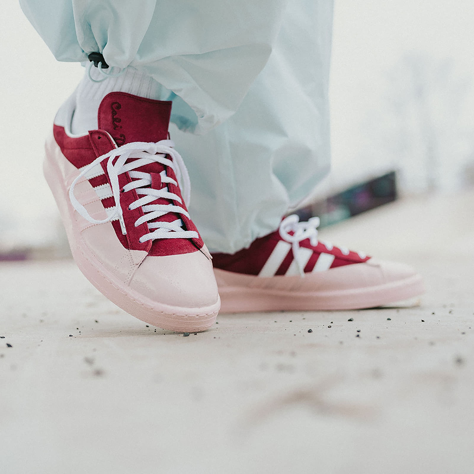 Pánské tenisky a boty adidas x Cali Dewitt Campus 80s Core Burgundy/ Ftw White/ Off White