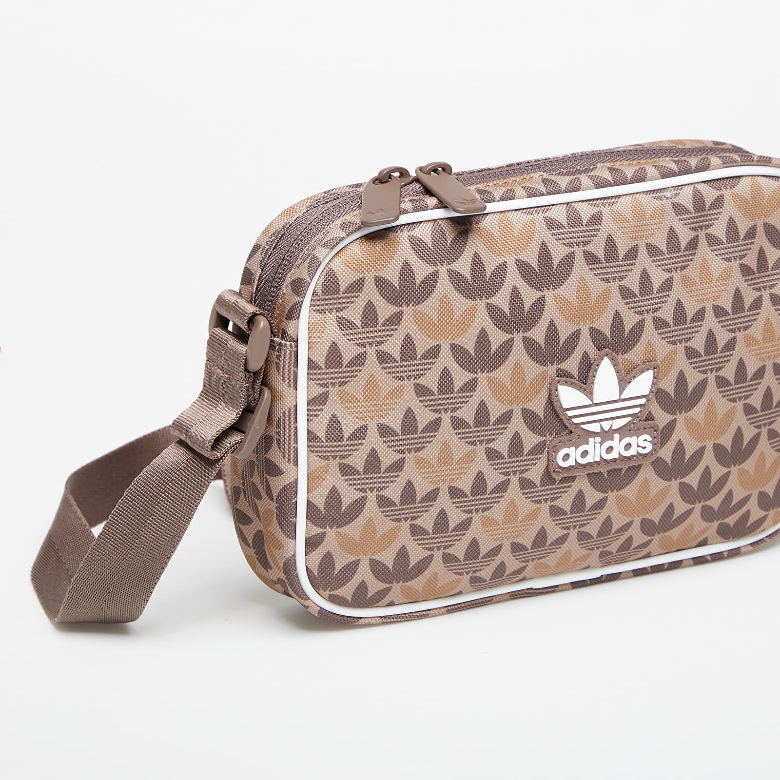 Umhangetaschen adidas Mono Airliner Earth Strata Queens