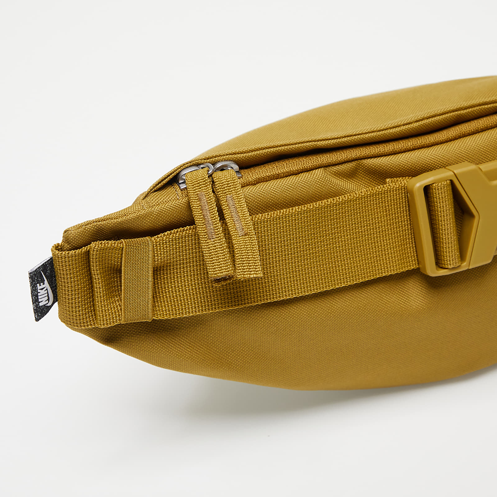 Yellow fanny deals pack nike