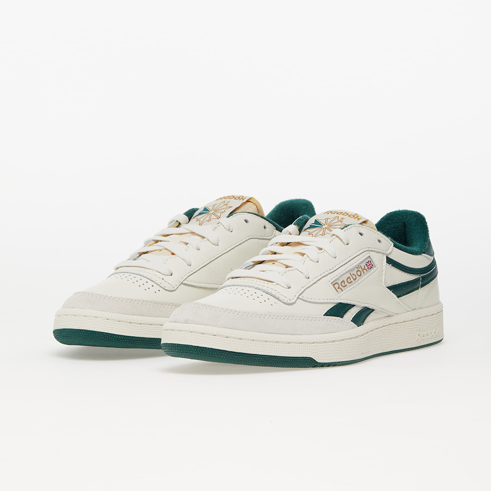Men s sneakers and shoes Reebok Club C Revenge Vintage Vintage Chalk Dark Green Trek Brown Queens