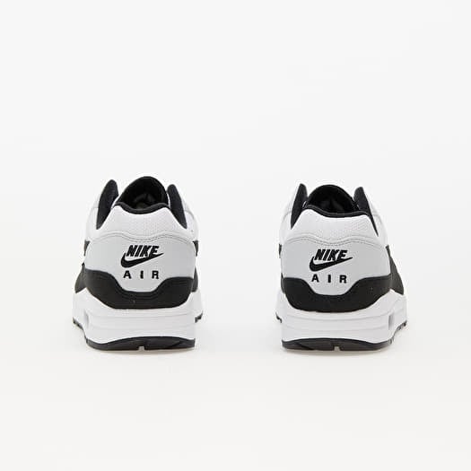 Air max shoes white and black hotsell