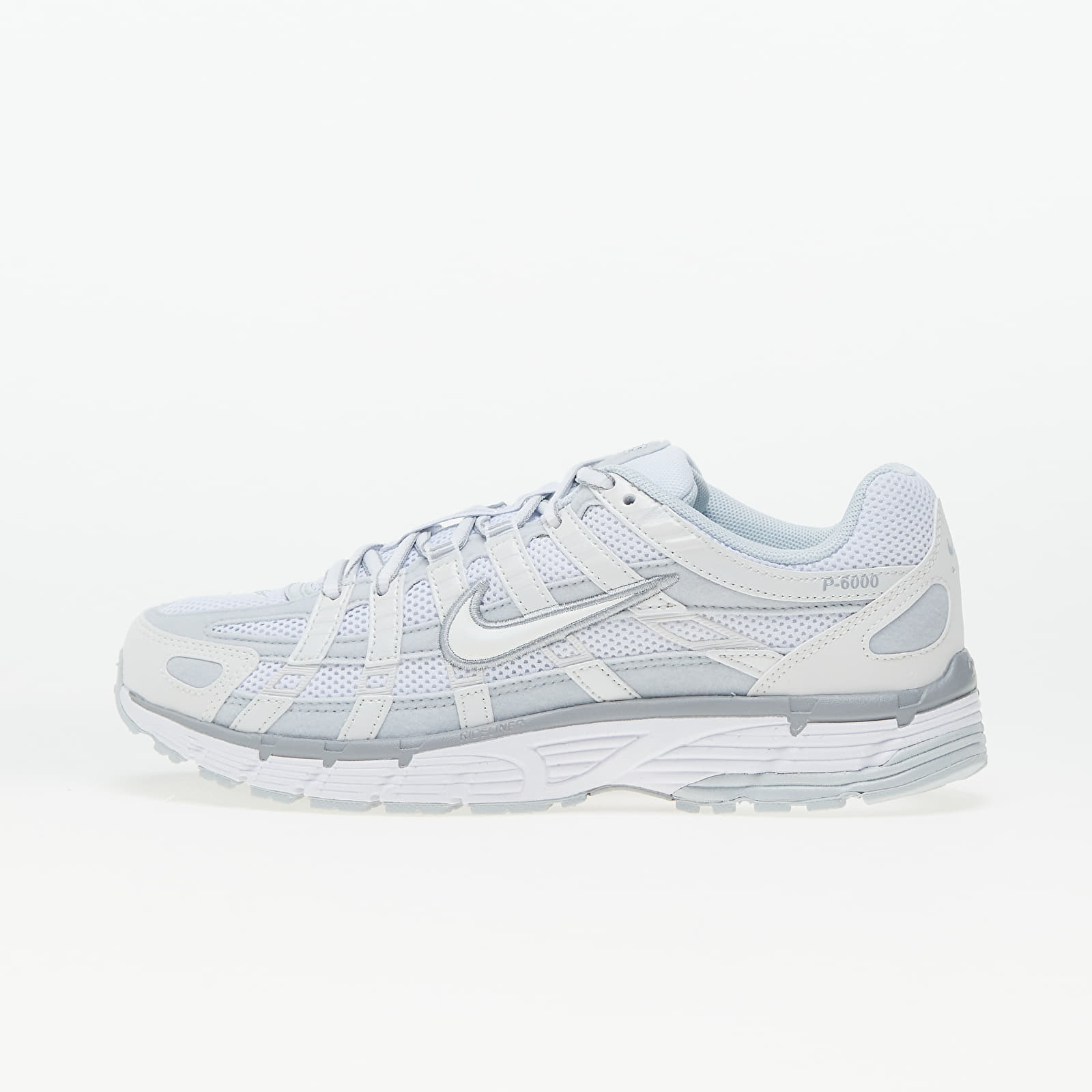 Zapatillas y zapatos de mujer Nike W P-6000 Metallic Summit White/ White-Pure Platinum