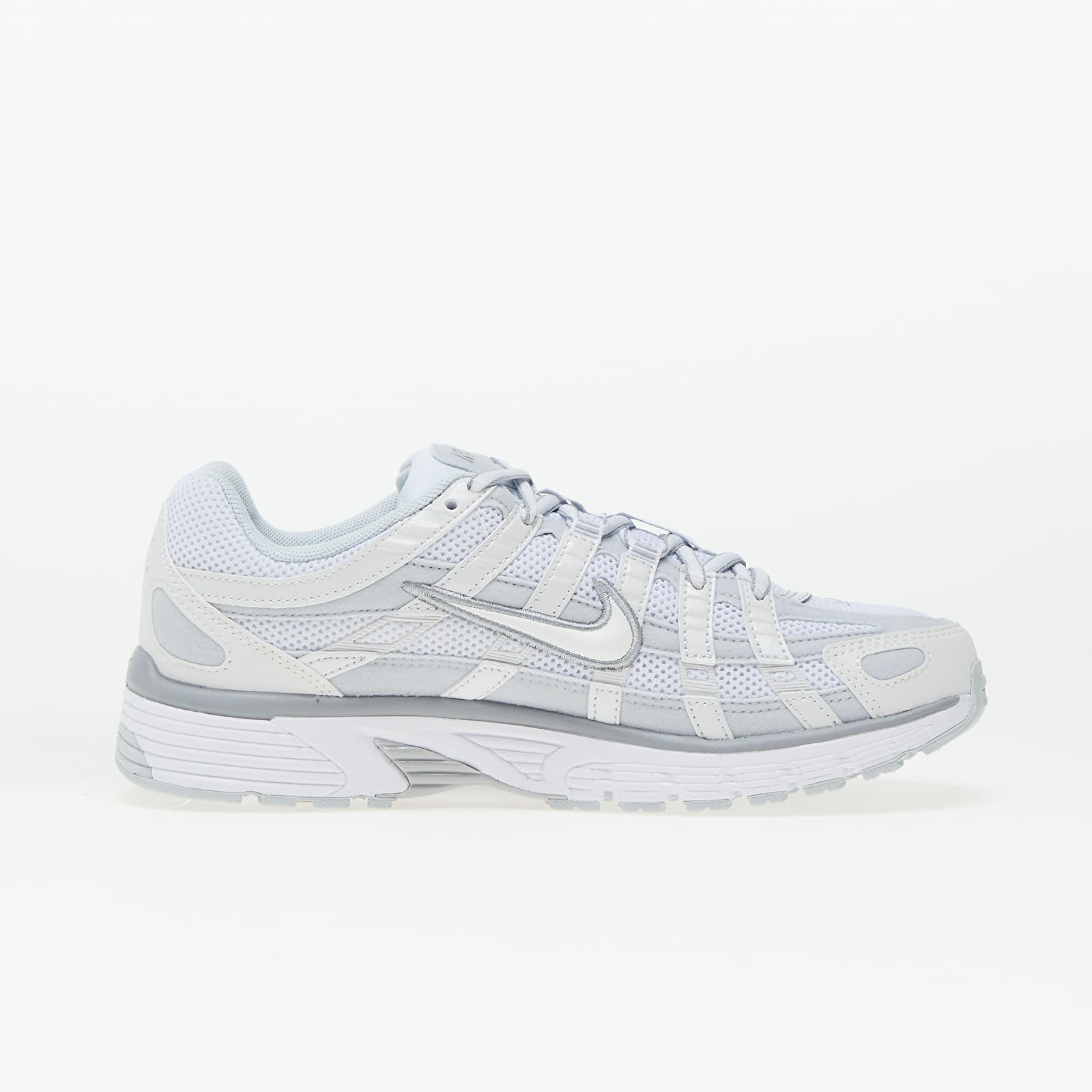 Zapatillas y zapatos de mujer Nike W P-6000 Metallic Summit White/ White-Pure Platinum