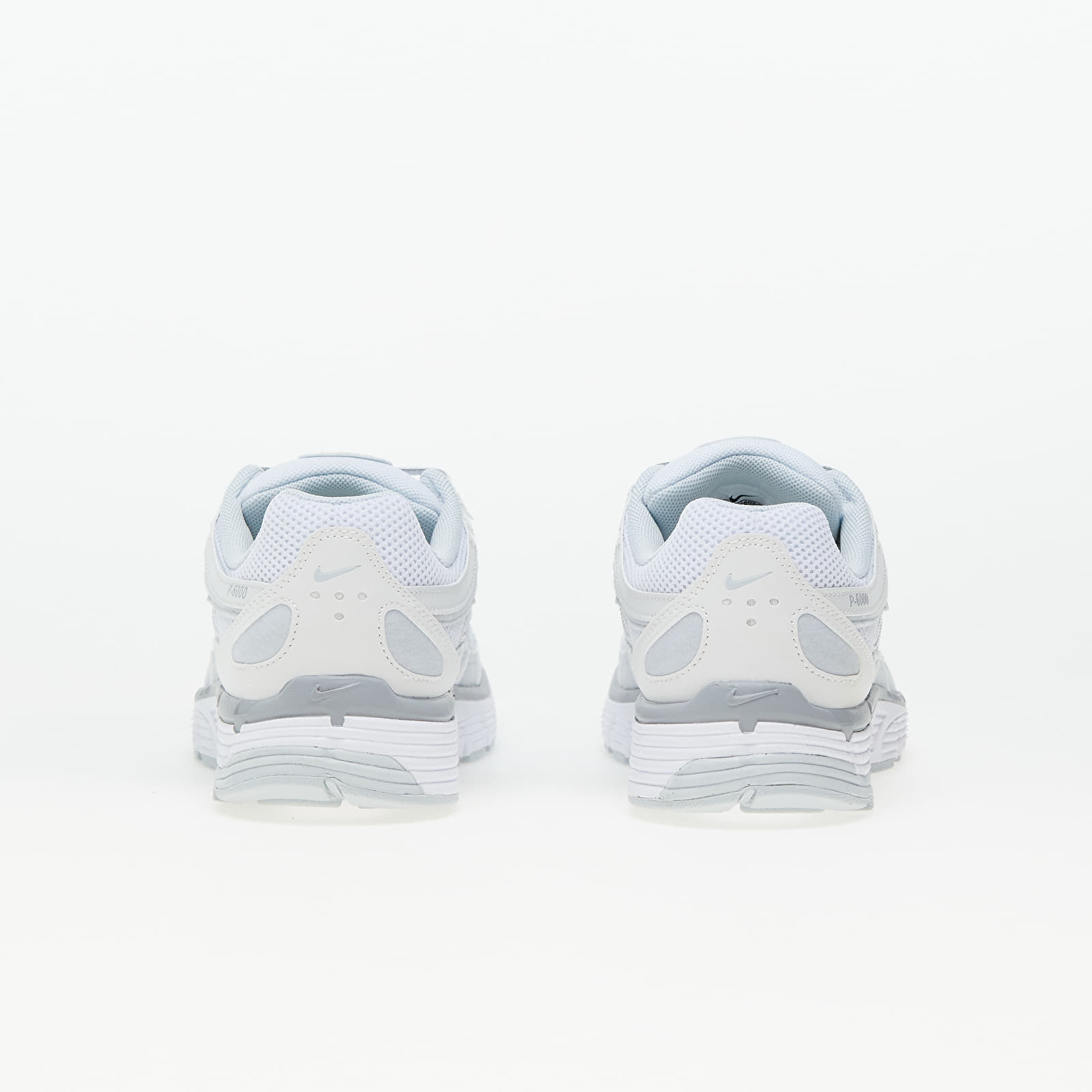Zapatillas y zapatos de mujer Nike W P-6000 Metallic Summit White/ White-Pure Platinum