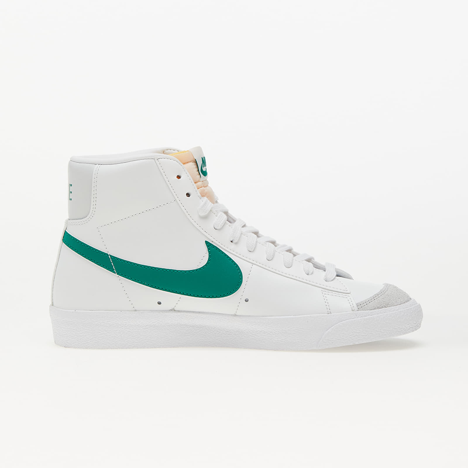 Men's sneakers and shoes Nike Blazer Mid '77 Vintage Summit White/ Malachite-Photon Dust-White