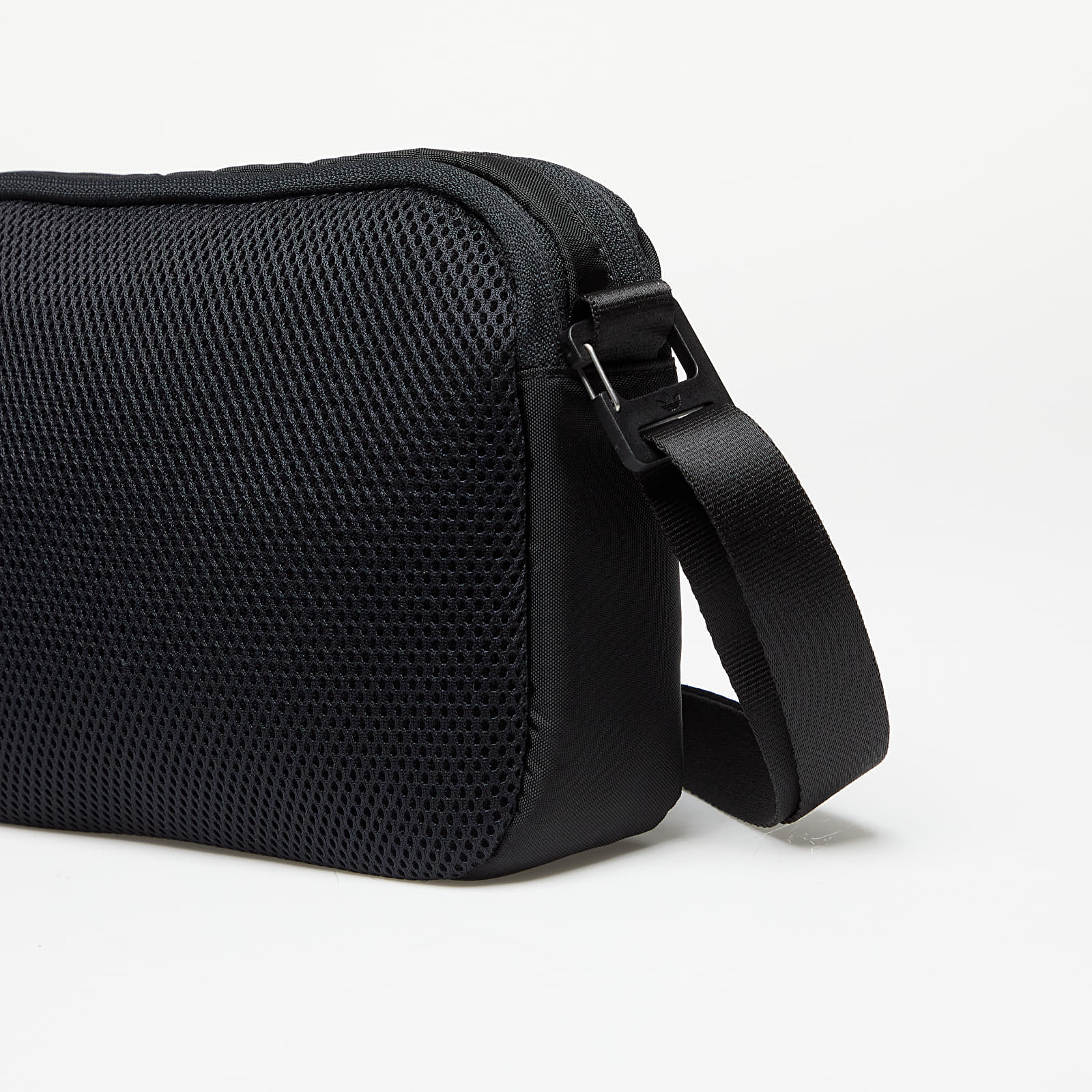 Õlakotid adidas Premium Essentials Small Airliner Bag Black