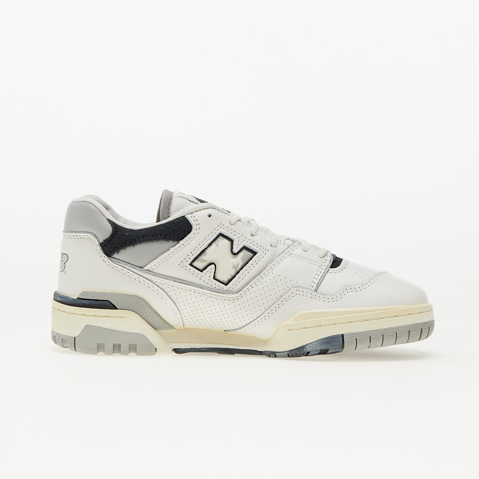 Sneakers og sko til mænd New Balance 550 Sea Salt/ Vintage Black